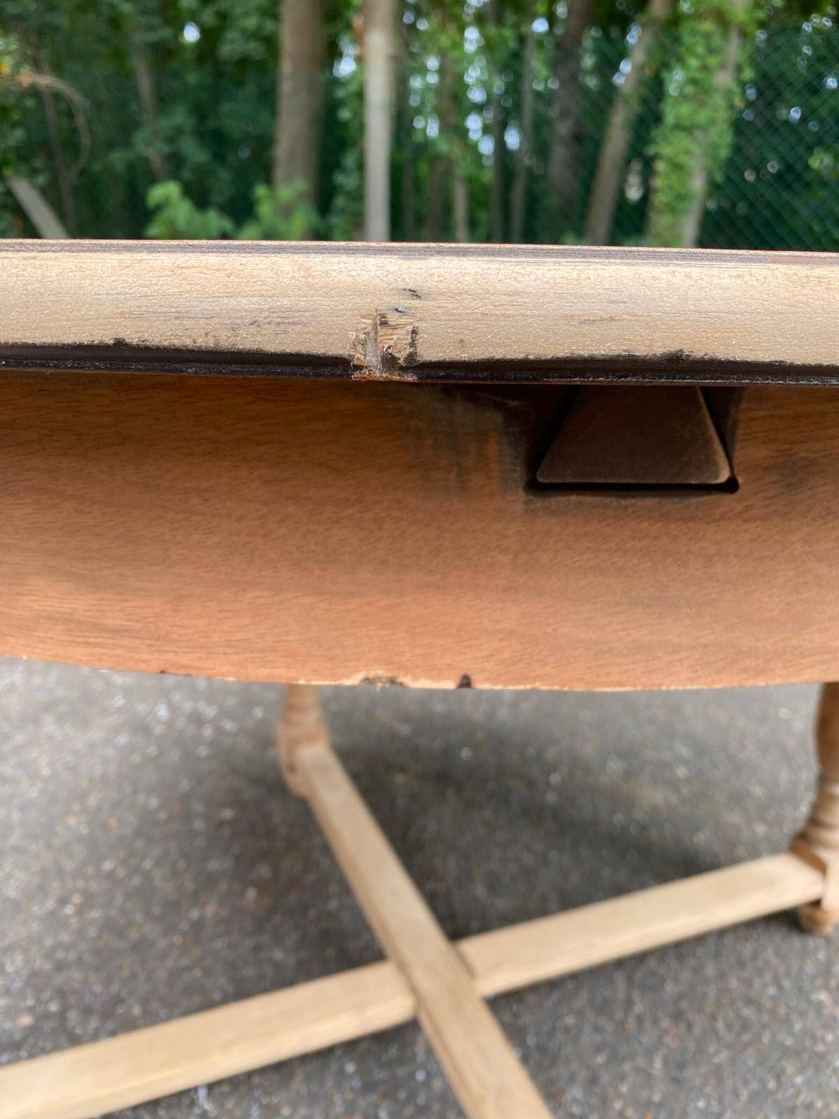 Renovated round extendable farmhouse dining table made of solid wood, 115cm.