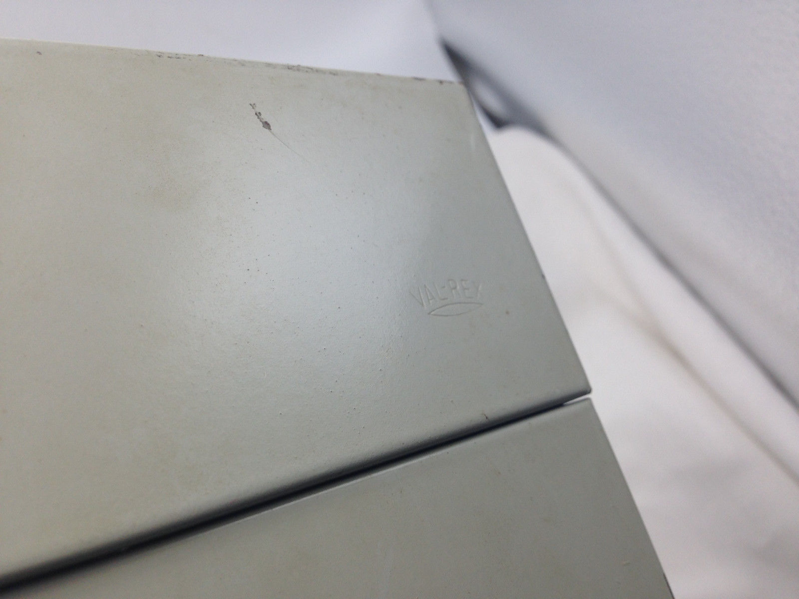 Box has Val - rex metal sheets