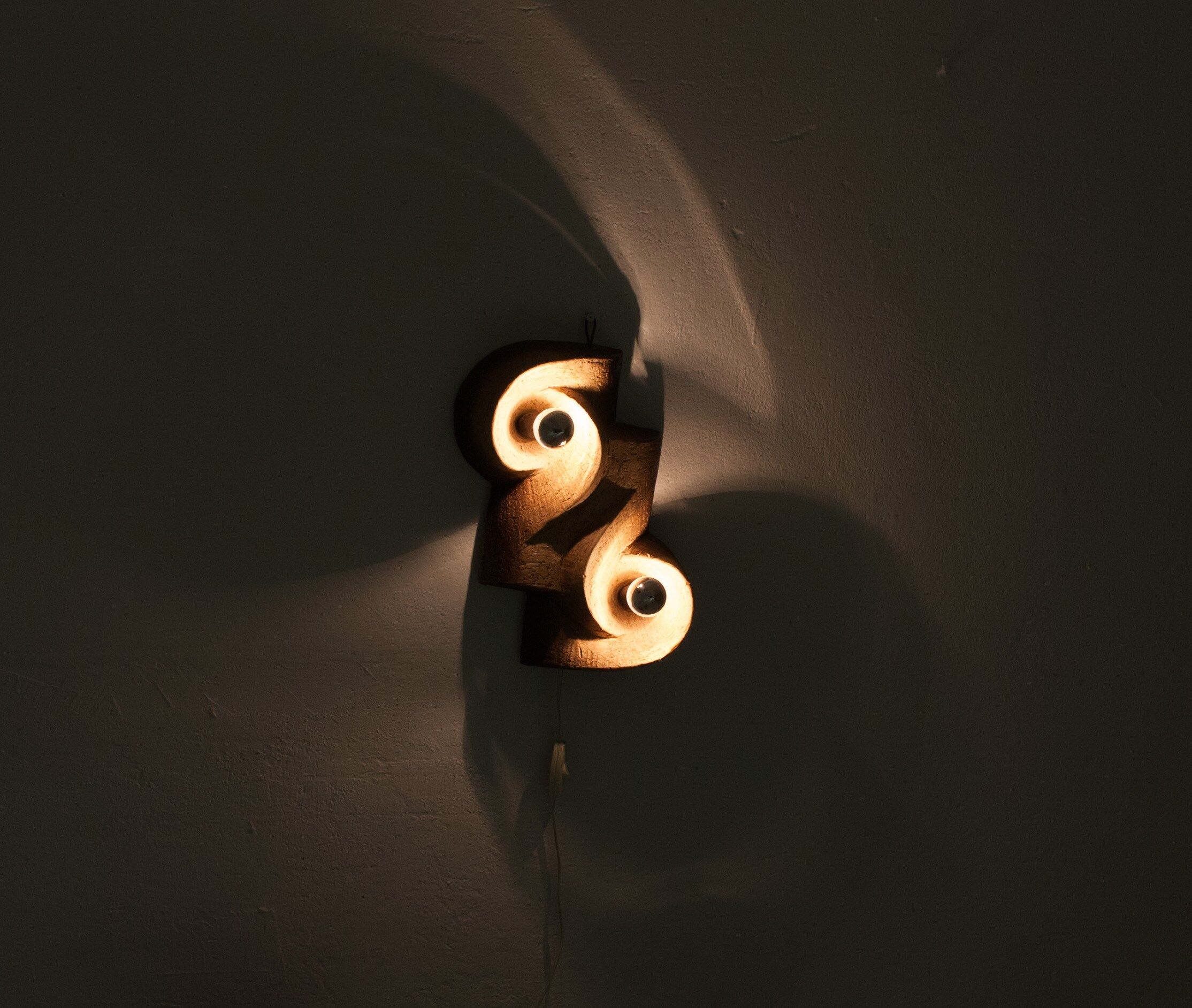 Wall mounted ceramic 60s