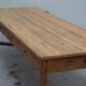 Ancienne table de cantine en pin