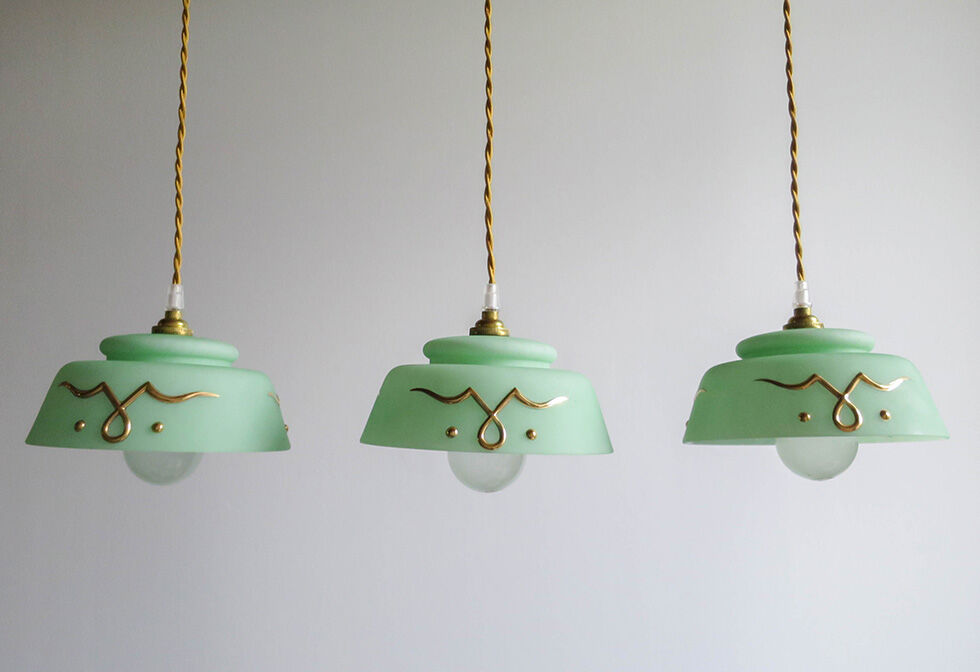 Opaline mint suspension
