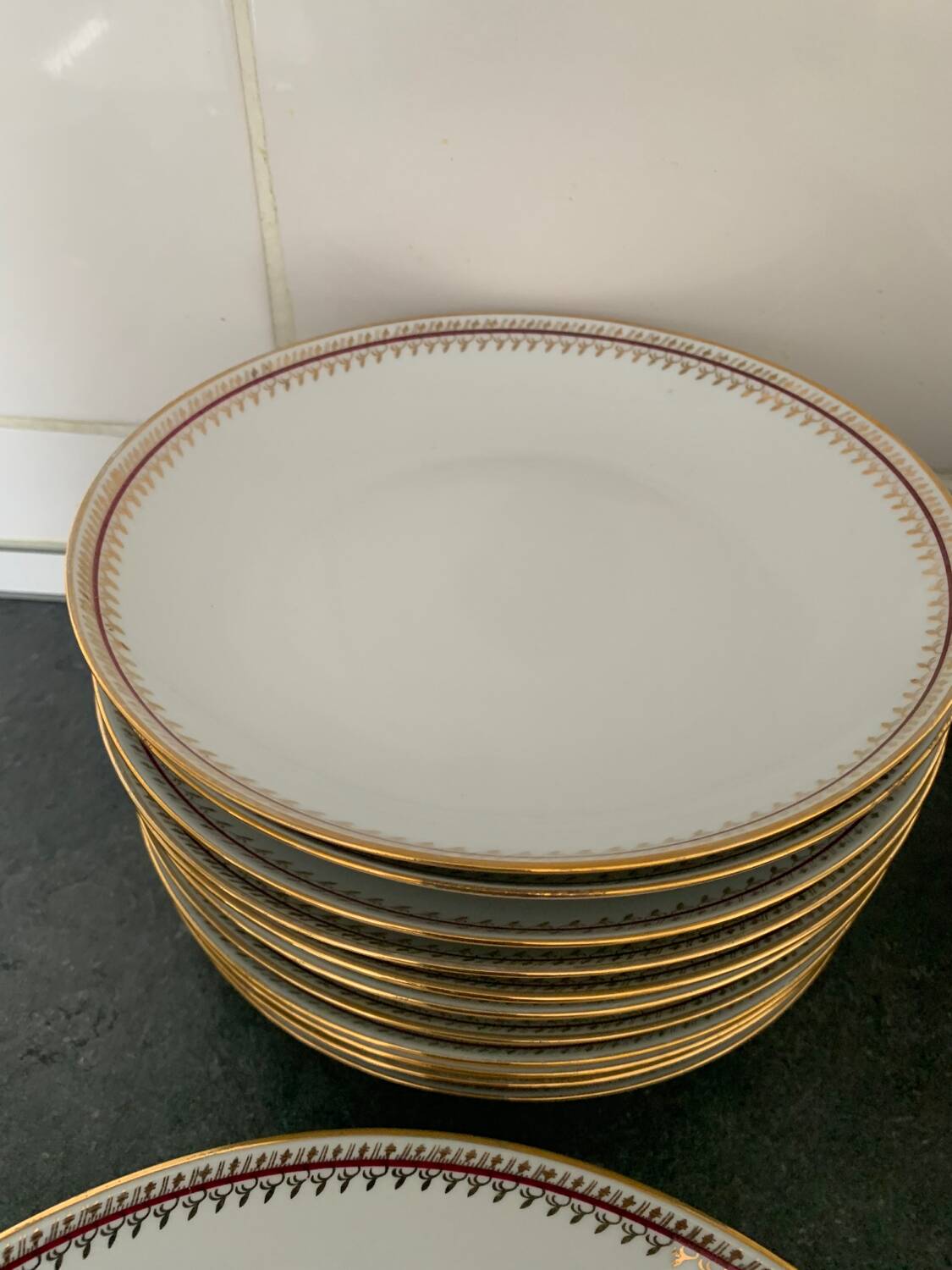 L. Lourioux porcelain dinner service from Foëcy (French craftsmanship), 29 pieces