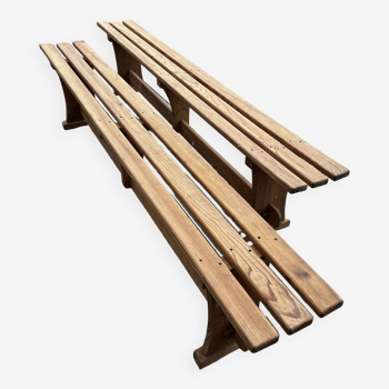 Paire de bancs en bois