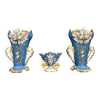 Triptyque de vases de mariée ou d'Autel en porcelaine de Paris époque Napoléon III vers 1850