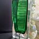 Vase rectangulaire en verre sommerso vert