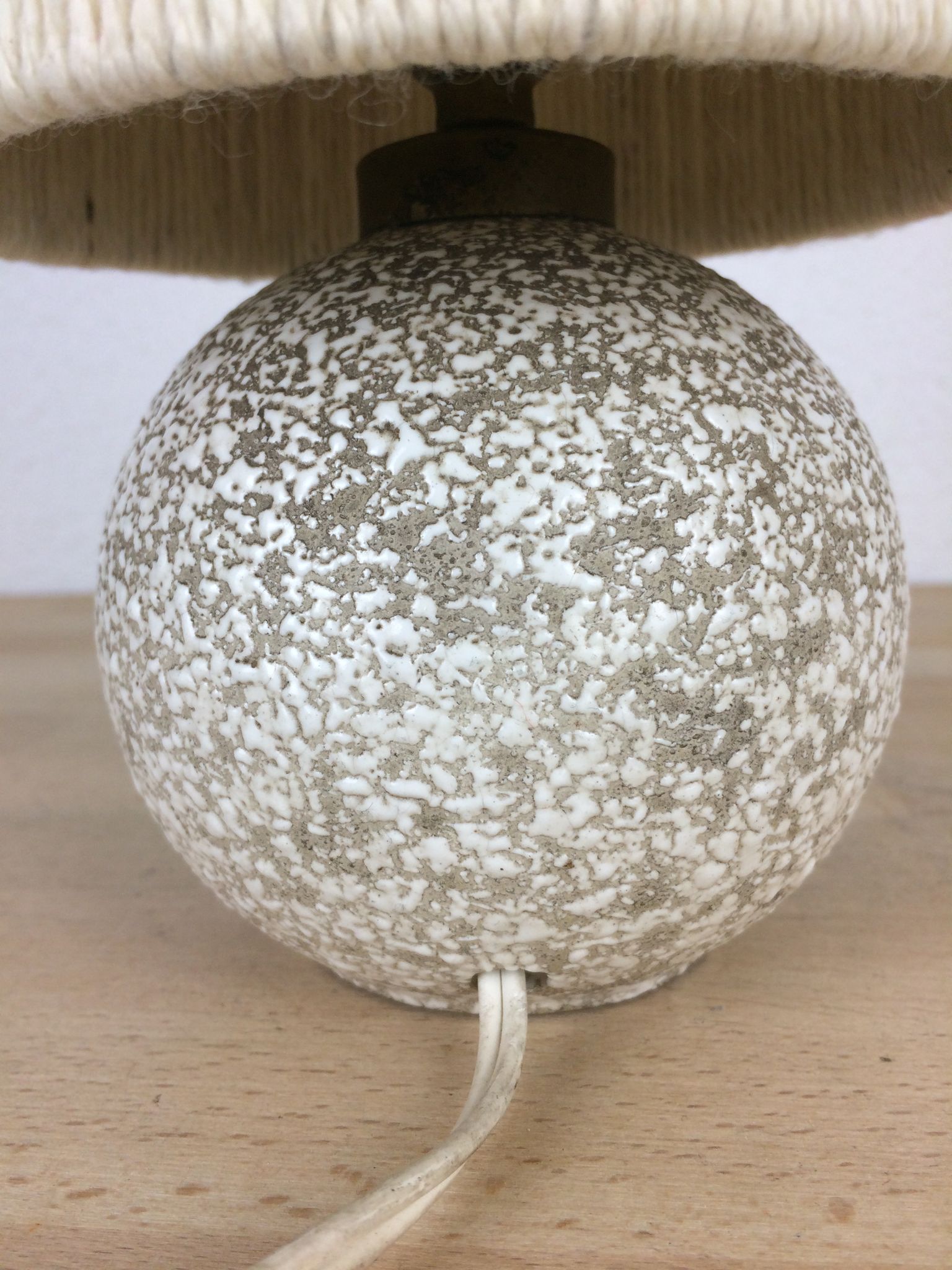 Art Deco ball lamp, white tense ceramic, wool lampshade