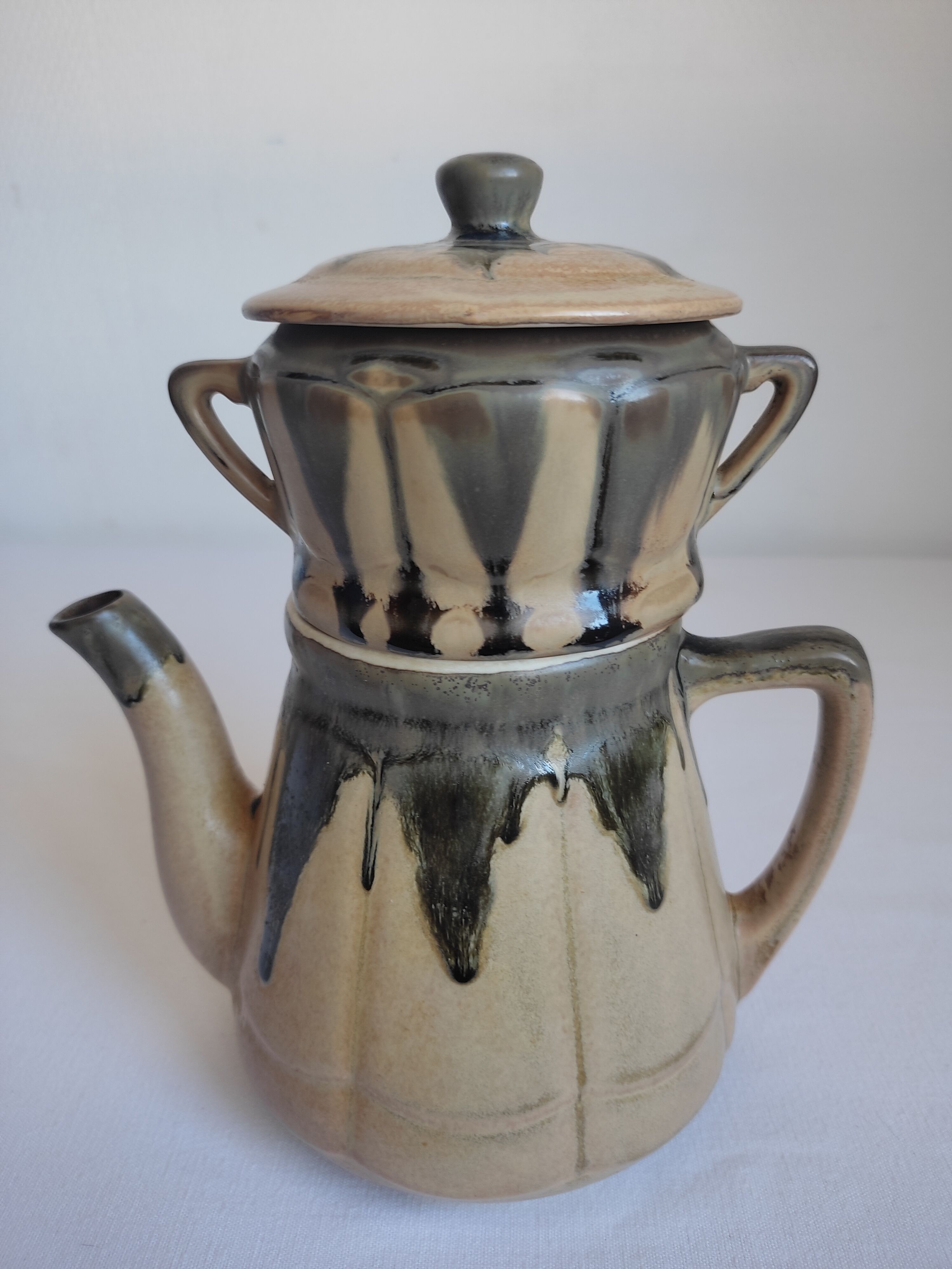 Glazed earth coffee maker