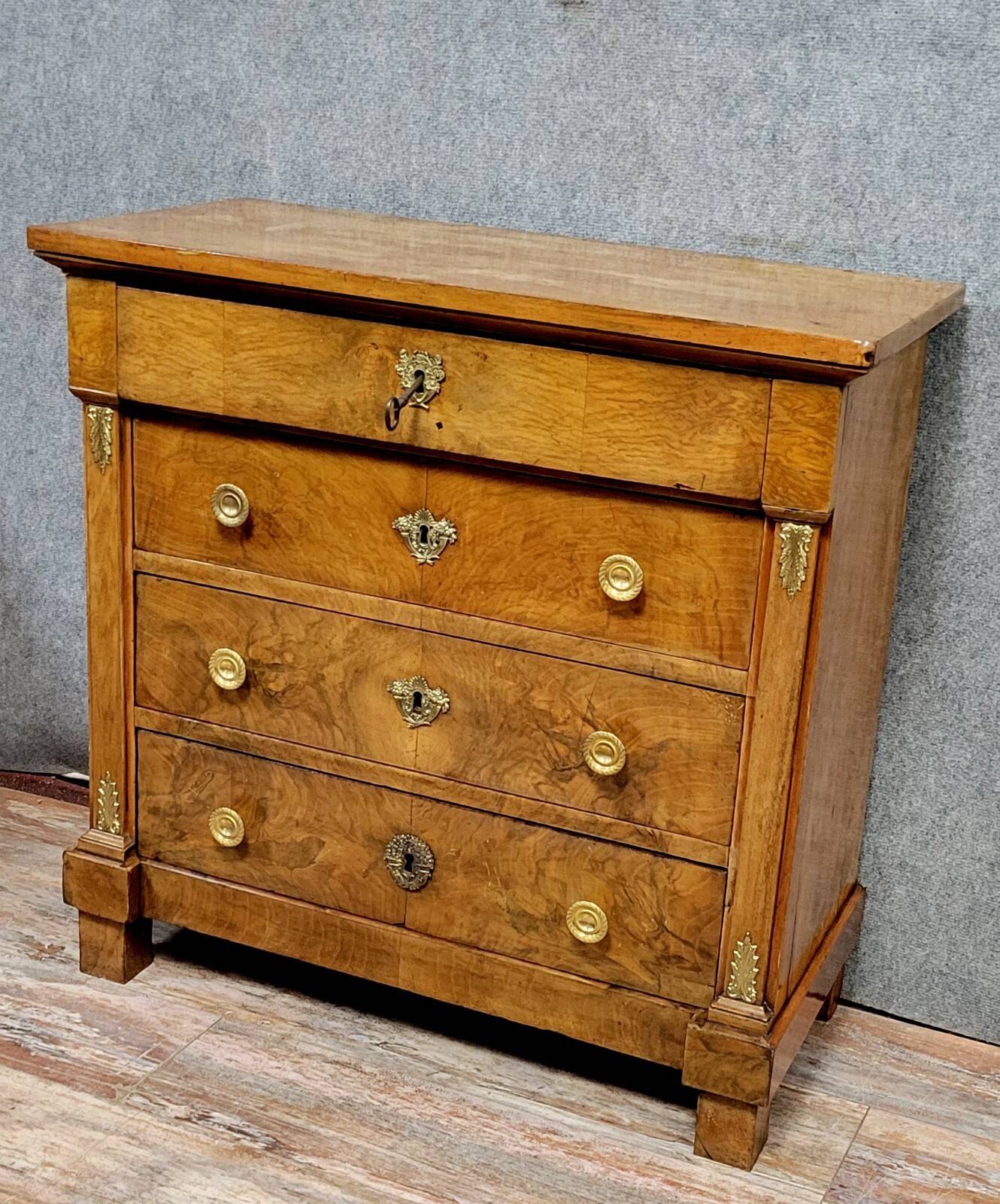 Commode de Dame époque Empire en noyer / début XIXeme