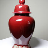 Covered vase, Chinese ginger jar in oxblood and celadon ceramic.