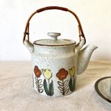 Stoneware teapot and its 3 cups, 1970s