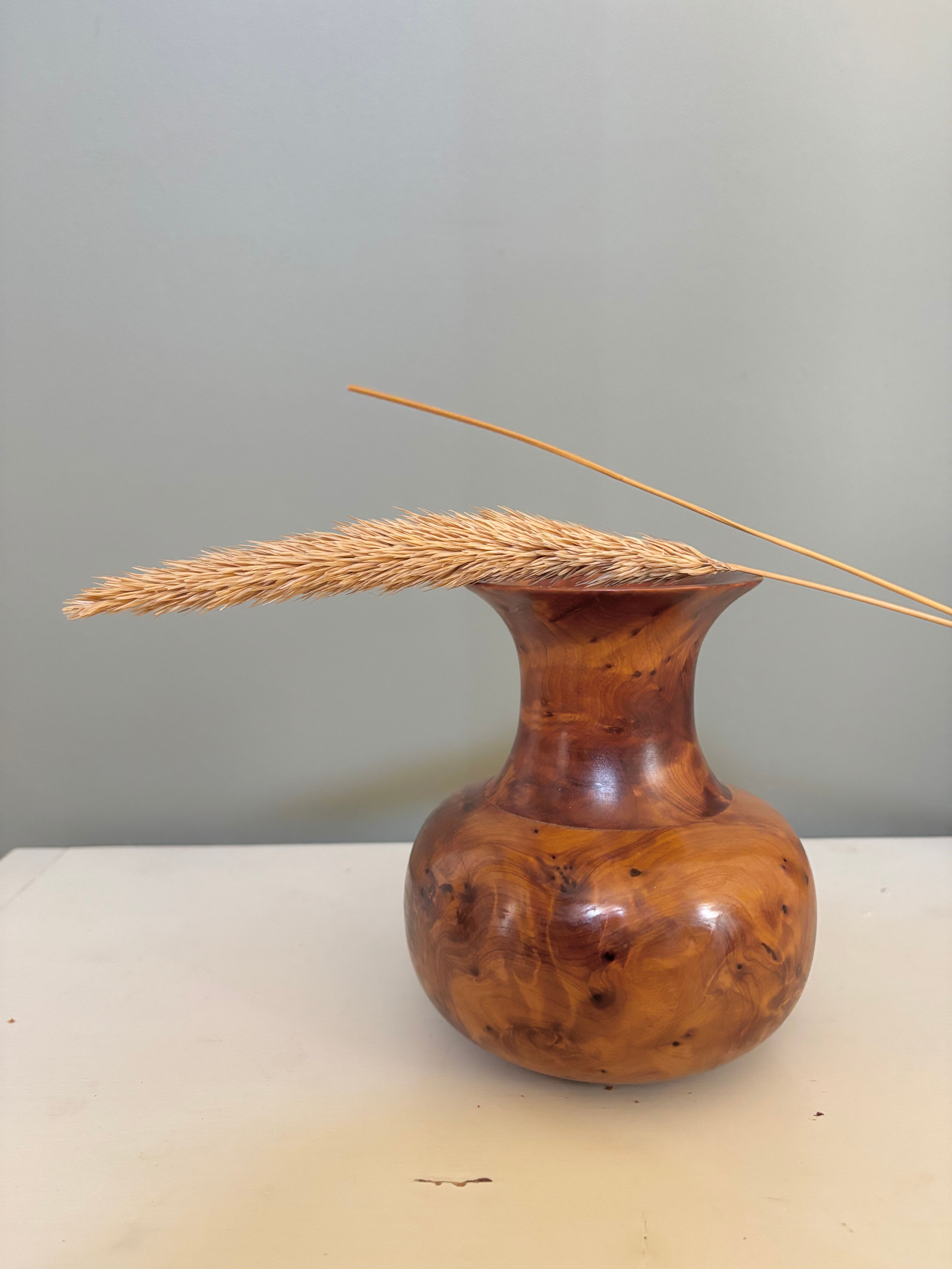 Vase en bois mid century