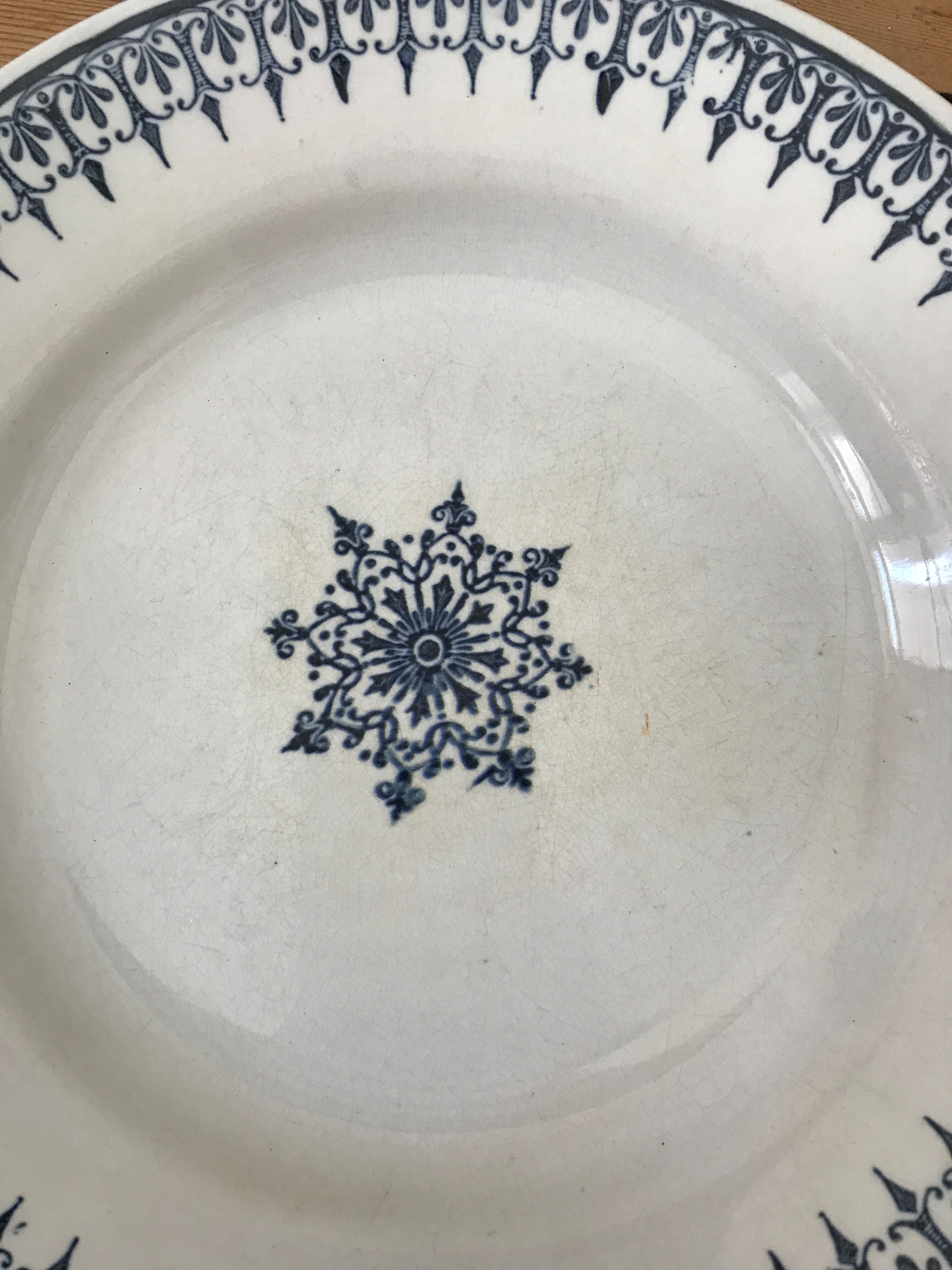 Series of 4 flat plates terre de fer model "primax"