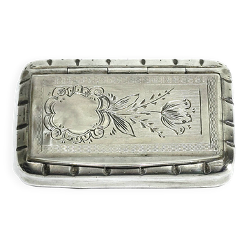 Tabatière en argent guillochée