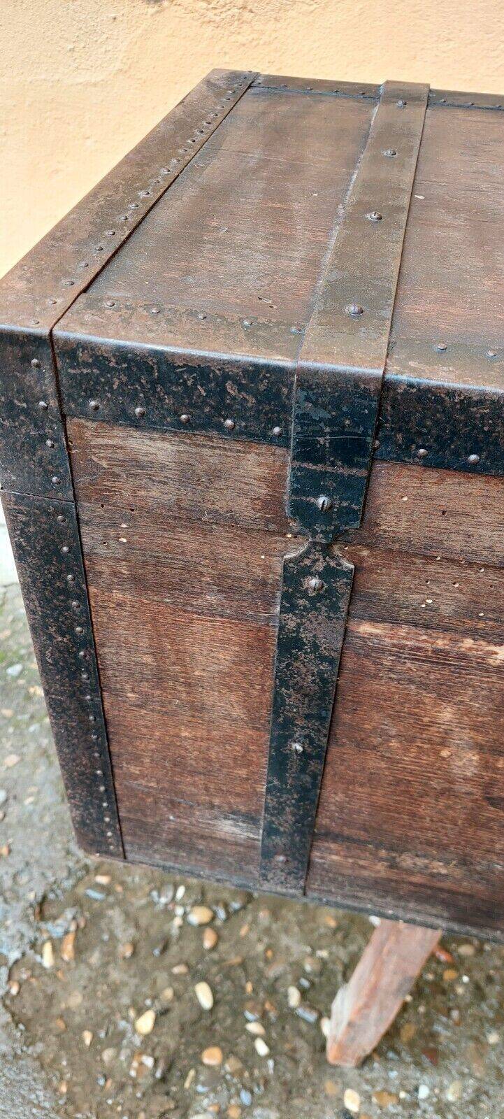 Small oak safe with iron reinforcements, 19th century
