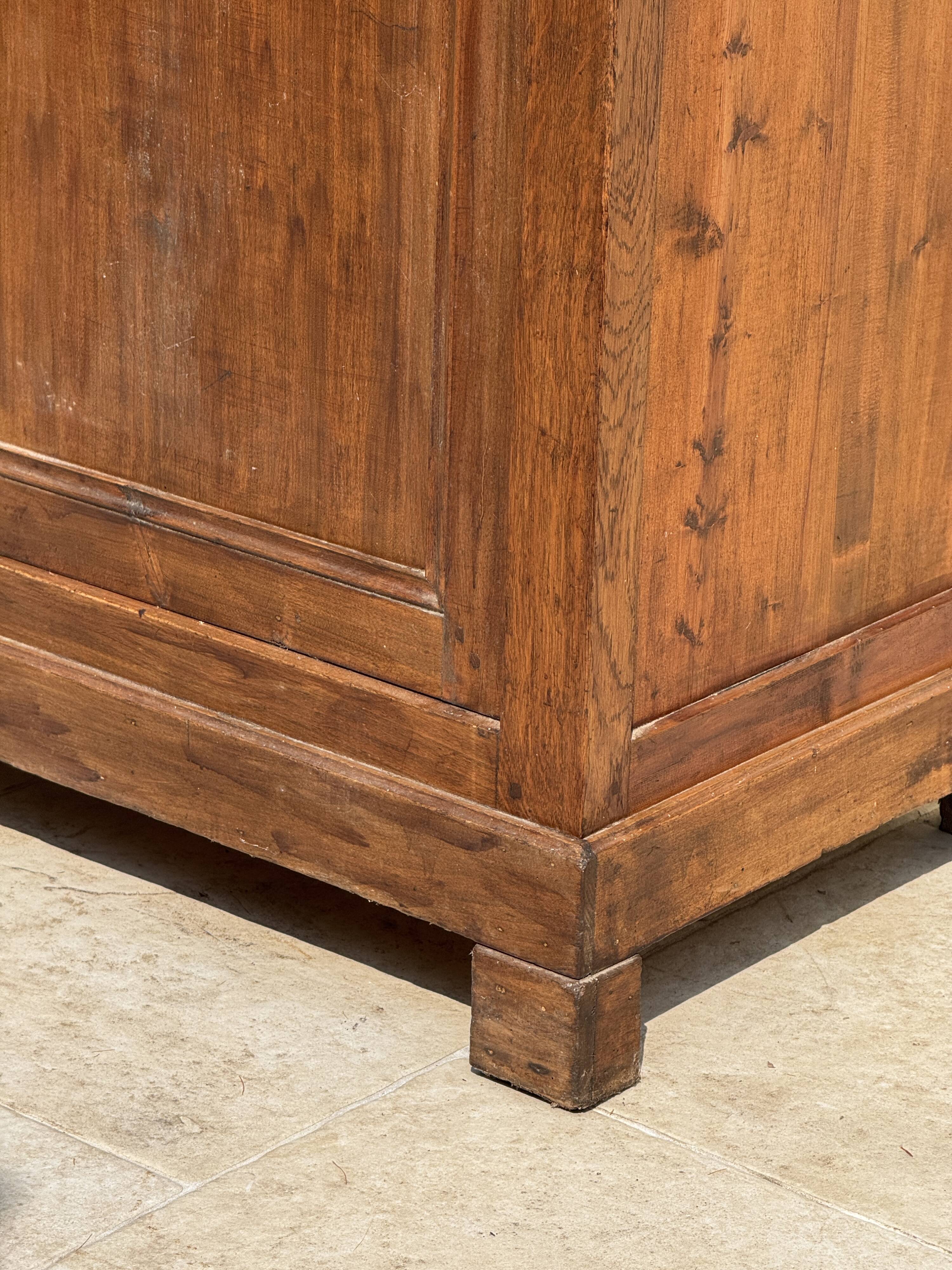 Grand buffet, meuble de toilette ancienne à dessus de marbre XIXe