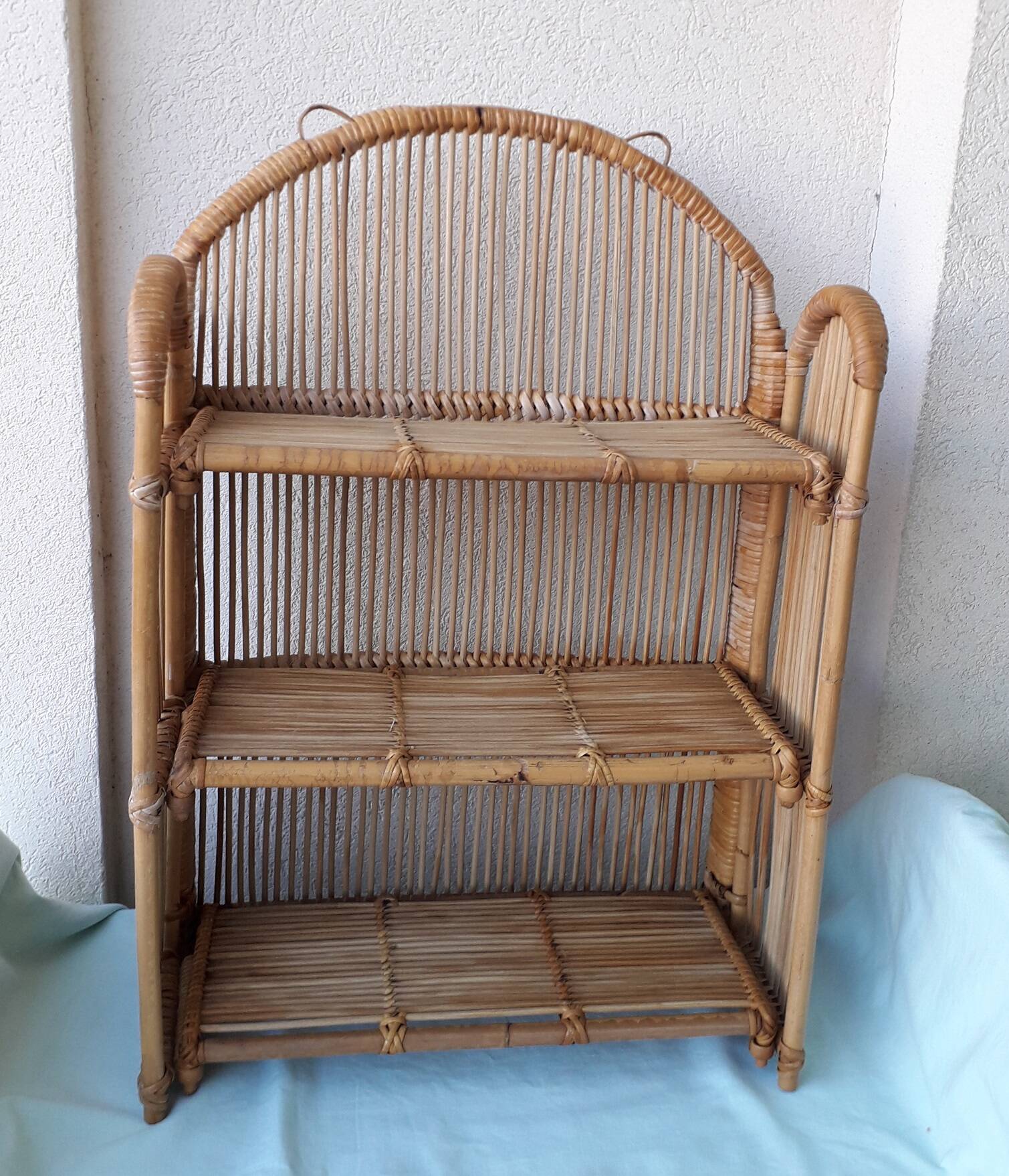 Étagère murale en rotin