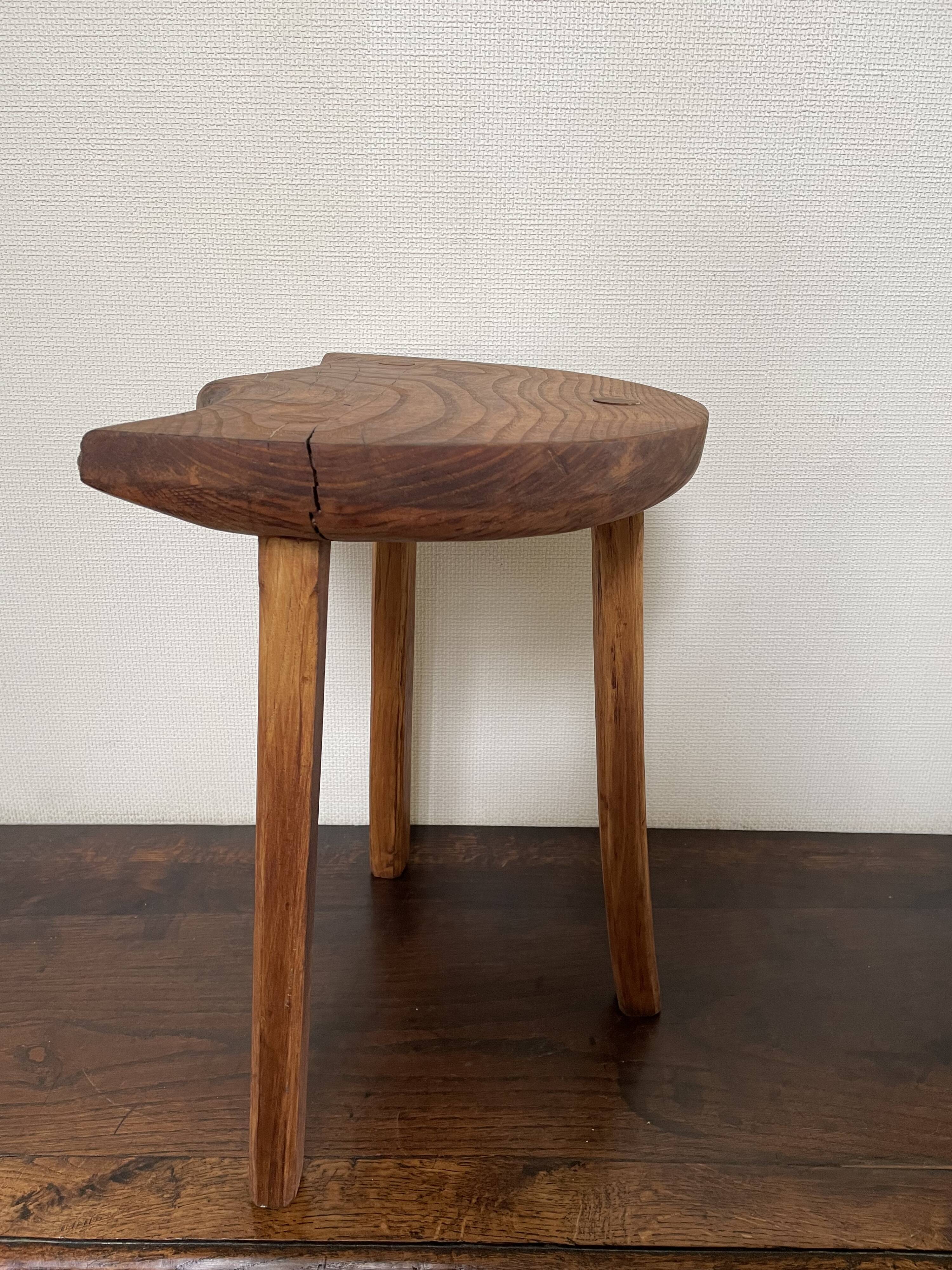 Tabouret tripode