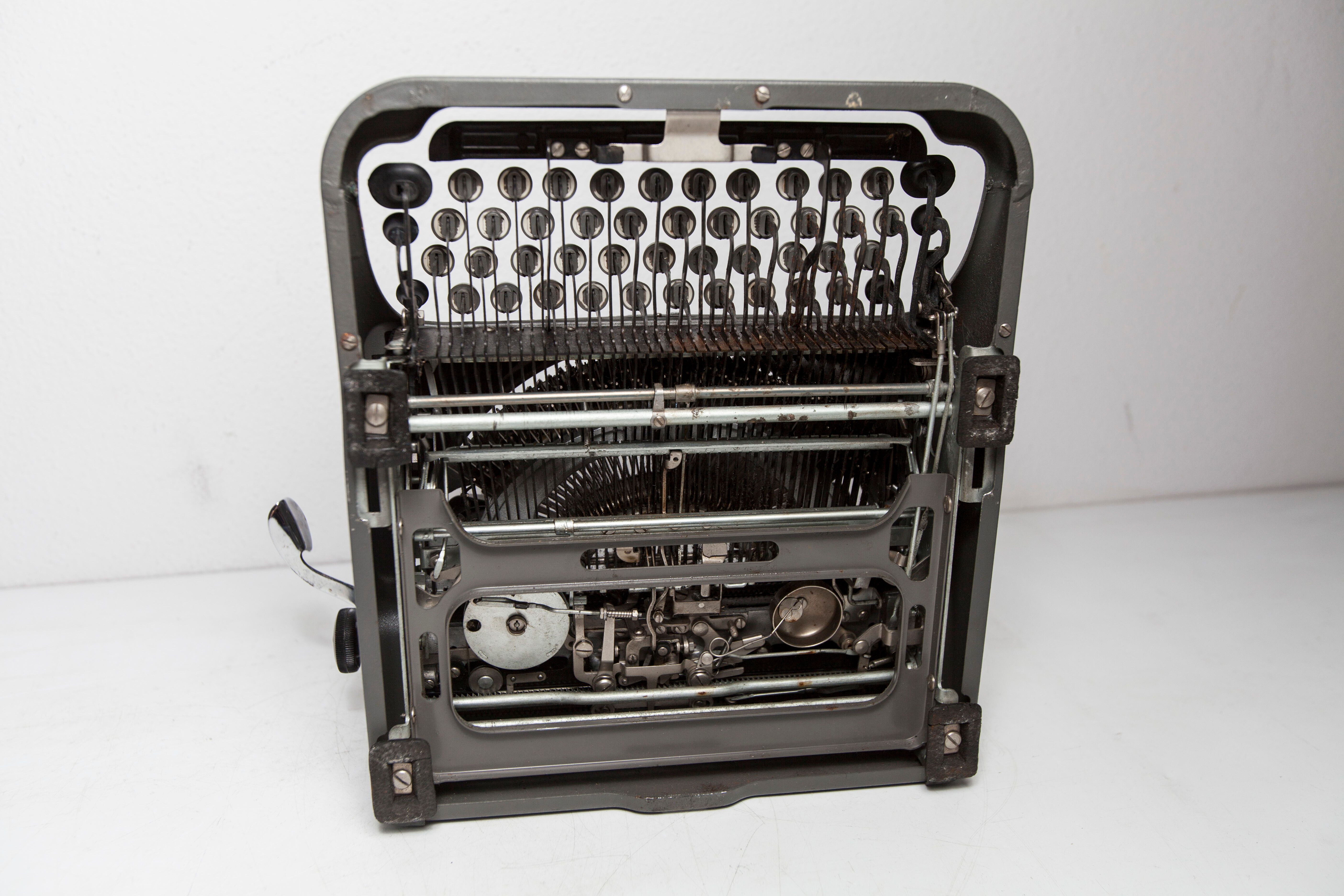 Typewriter Remington rand 1947 deluxe model 5 revised and new ribbon