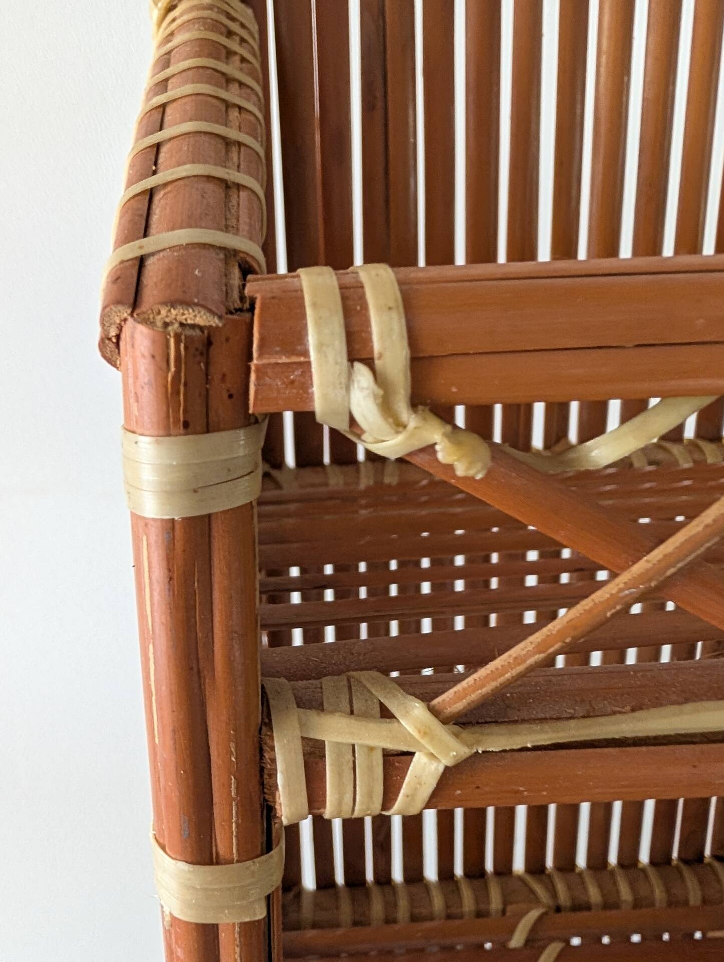 Small bamboo wall shelf – 1970s
