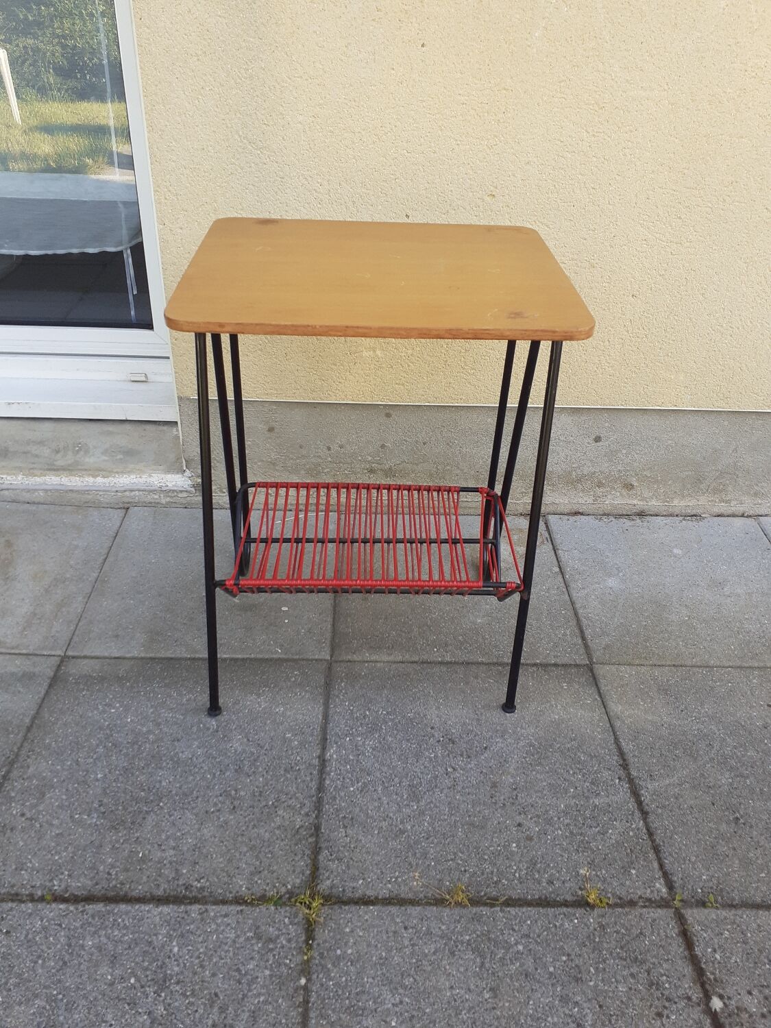 Side table scoubidou