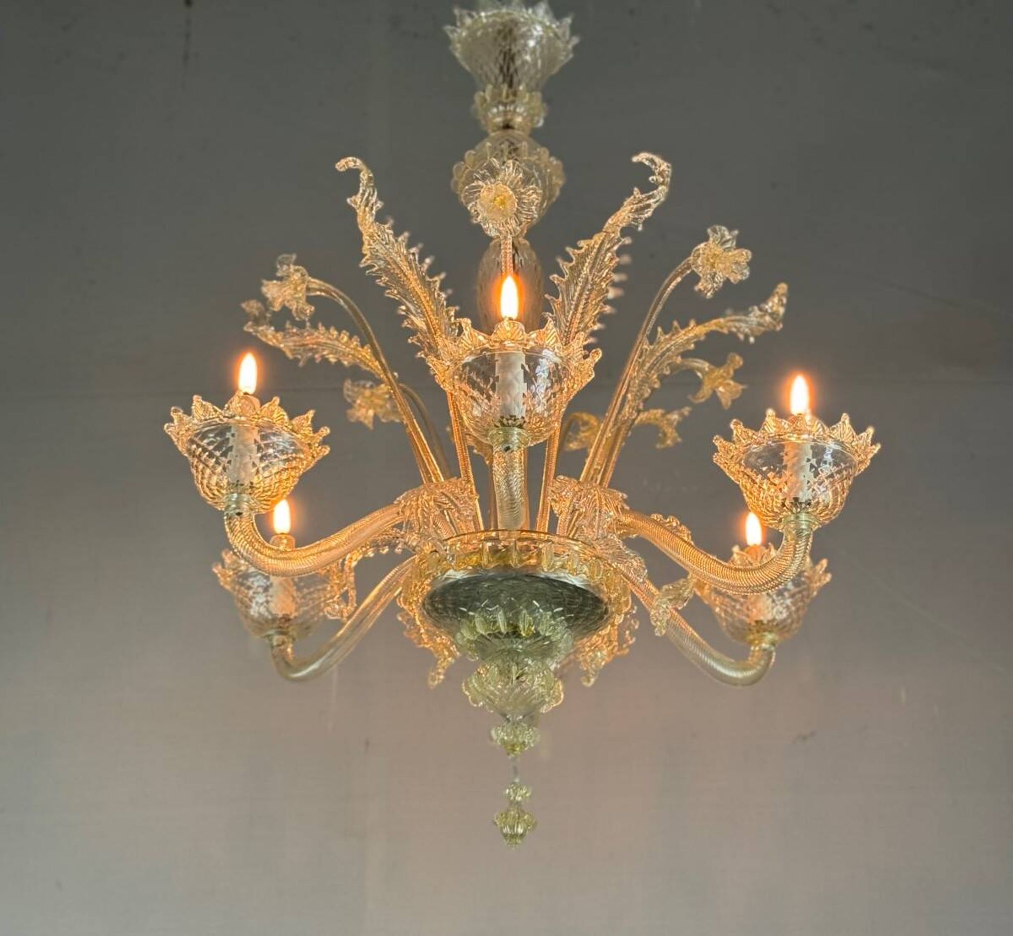 Venetian chandelier in gilded Murano glass, 6 light arms circa 1940
