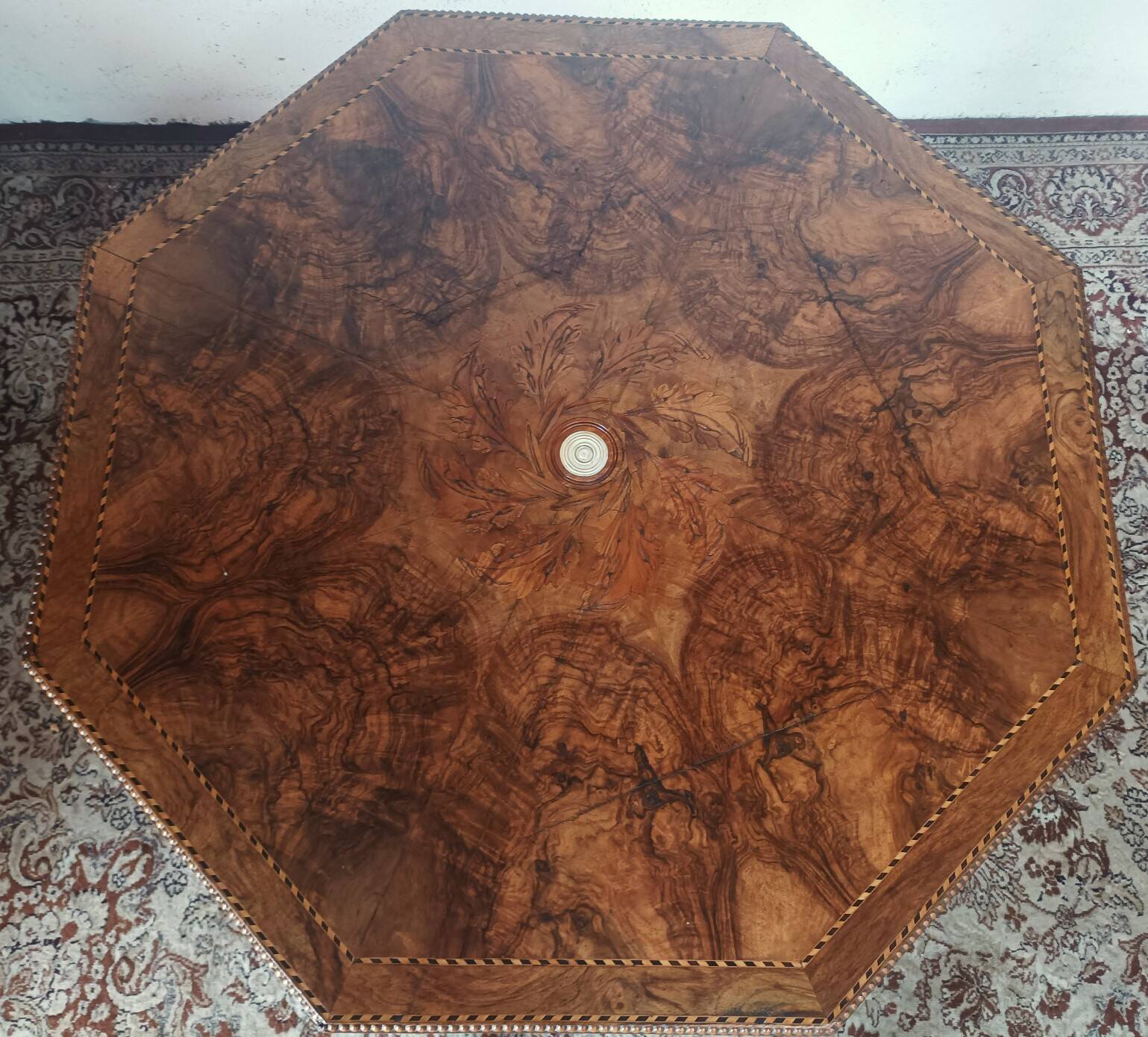 Napoleon III octagonal centre table in marquetry walnut.