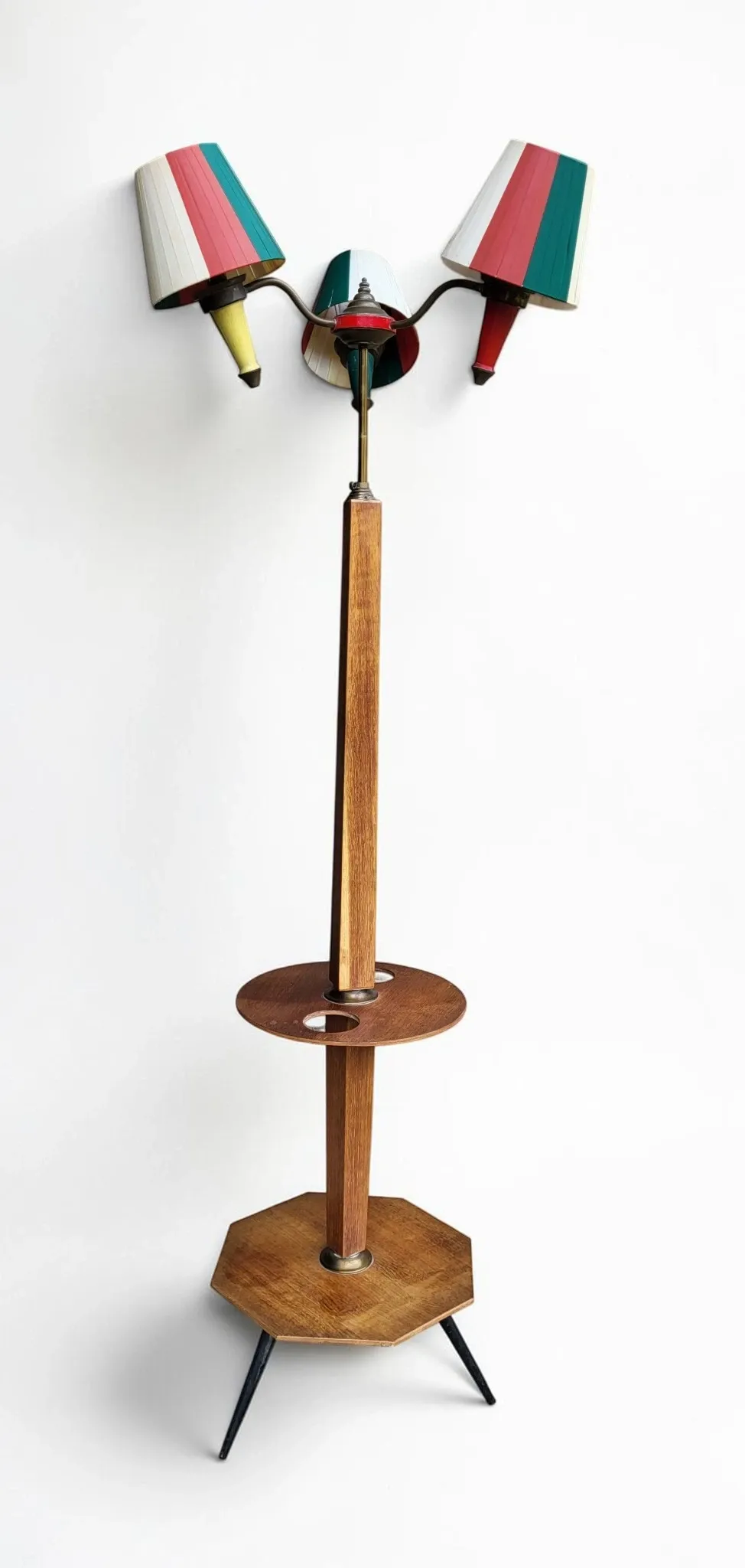 Tripod floor lamp in oak and brass, three lights