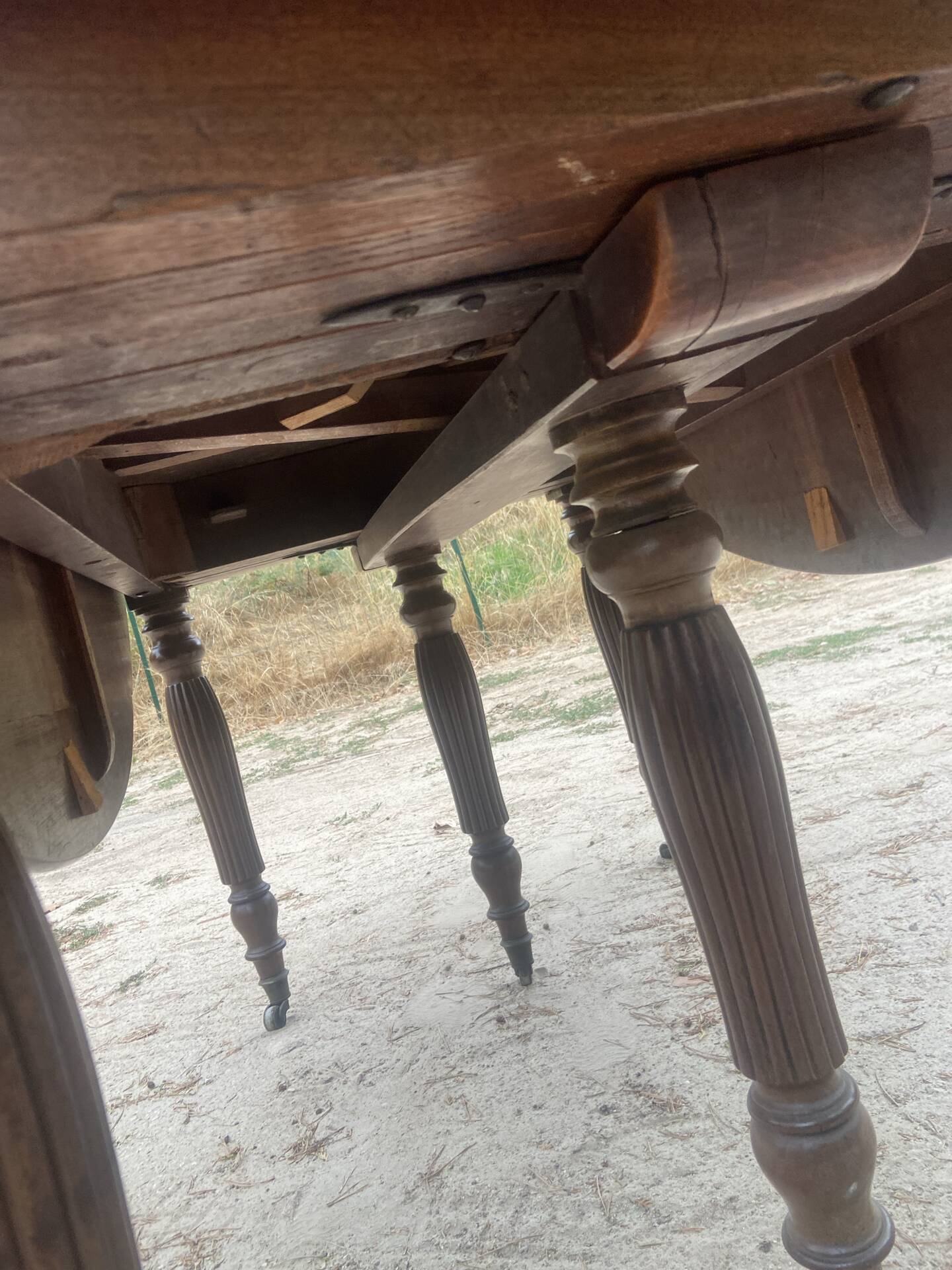 Table de salle à manger à rabats, vers 1850