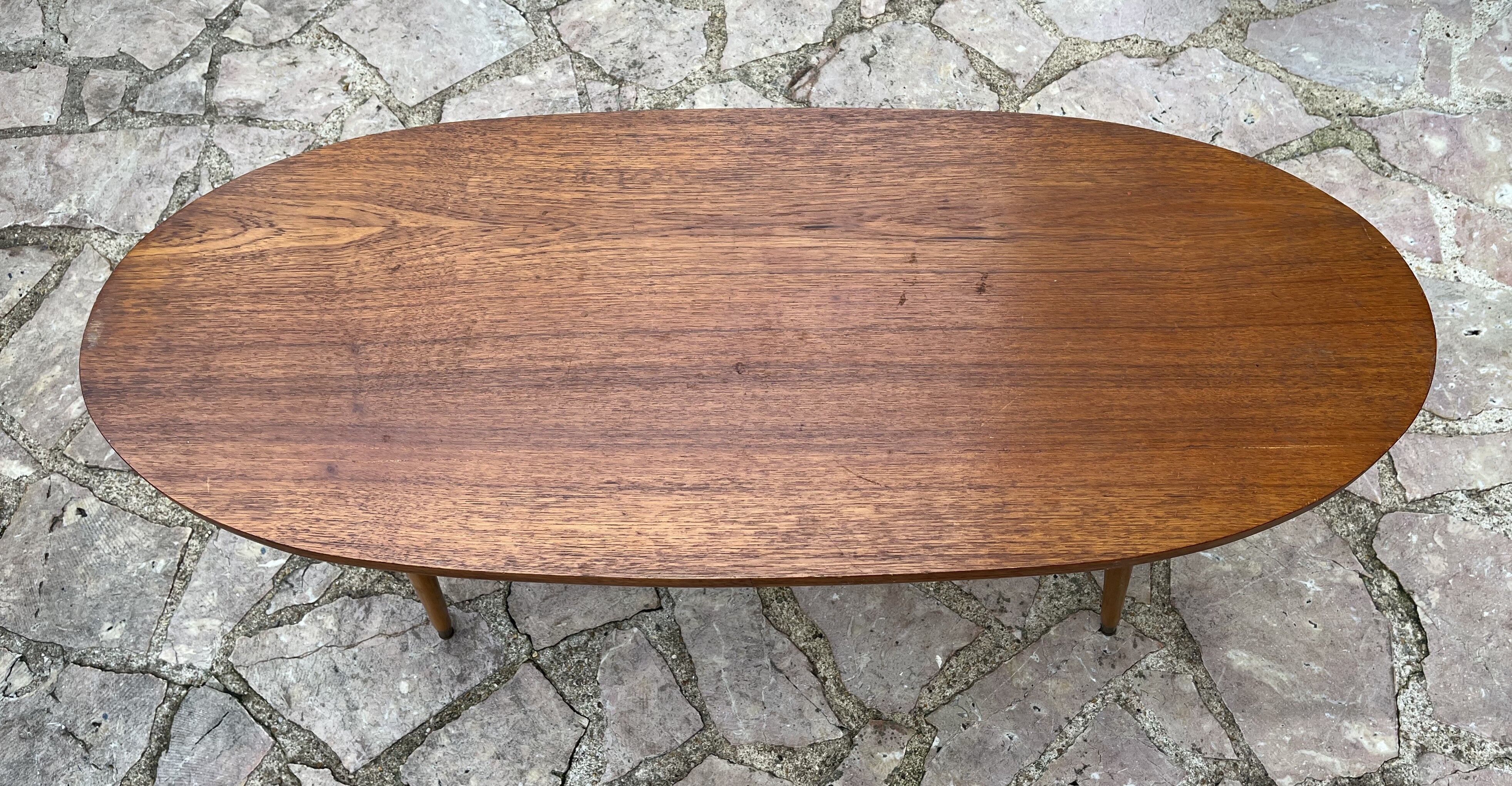 Table basse ovale en bois