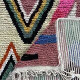 Berber Boujad rug in wool – A graphic and colourful piece
