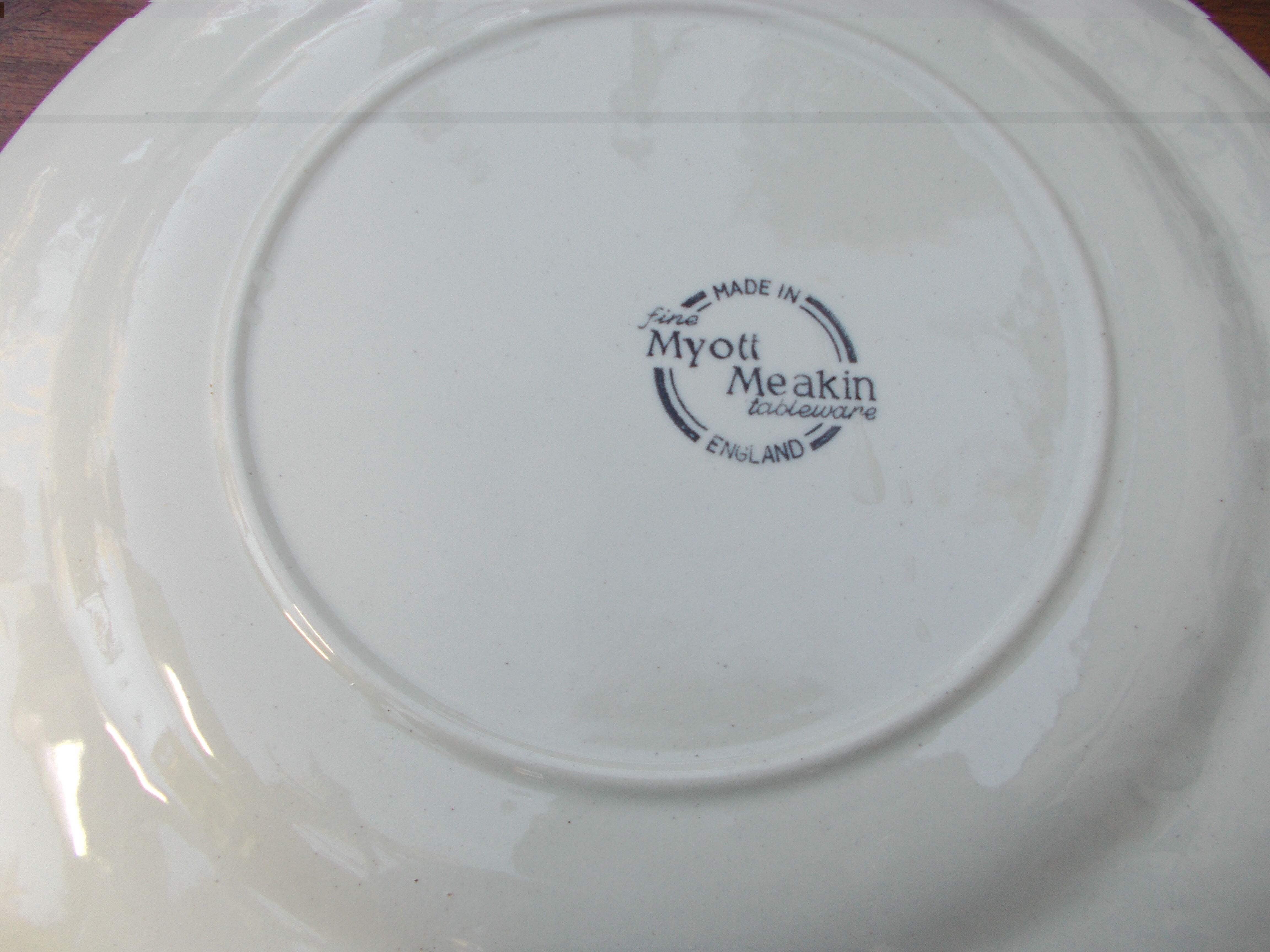 8 flat plates Myott Meakin blue décor