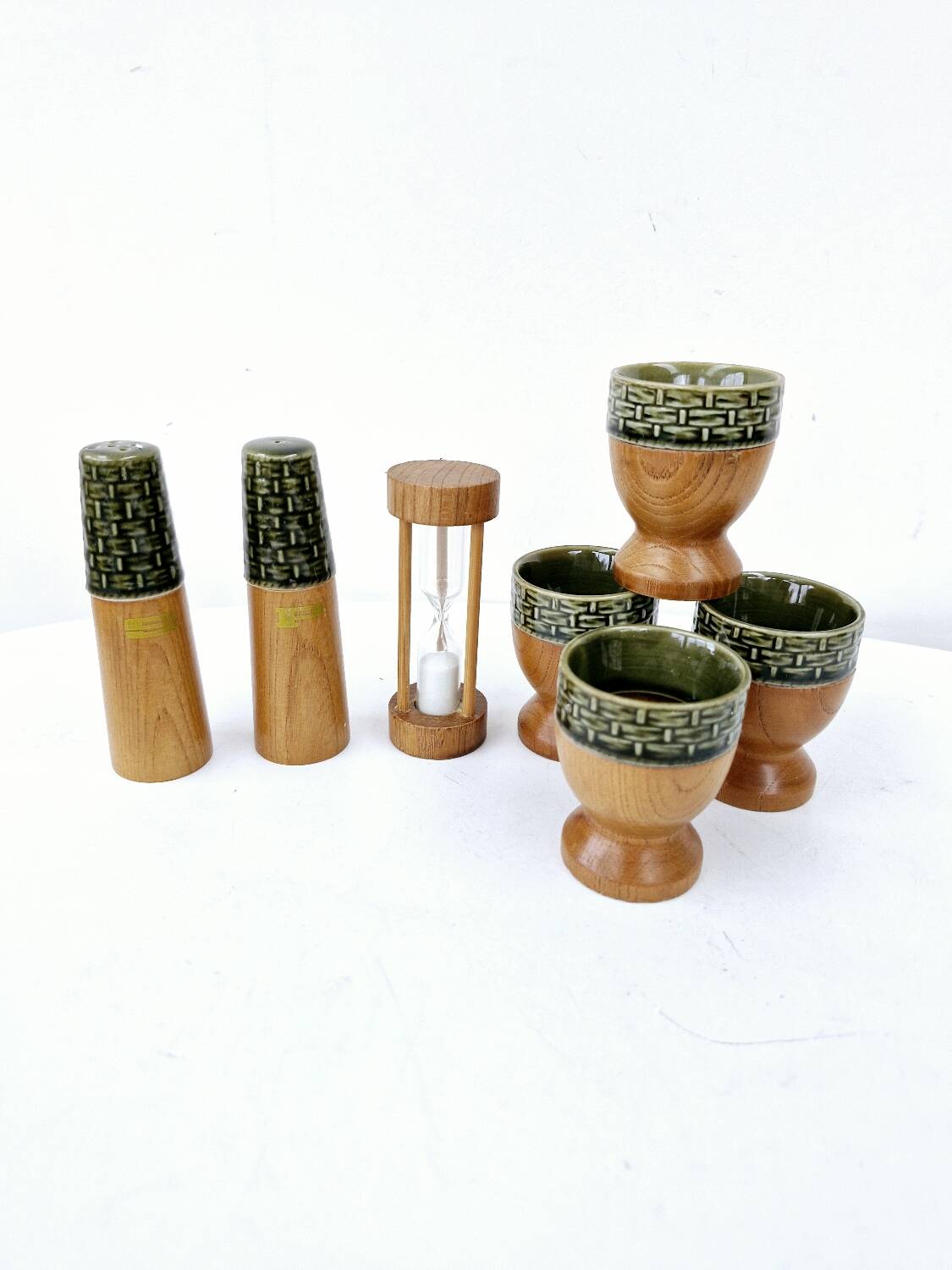Set of 4 egg cups, salt shakers, pepper shakers and vintage wood and ceramic timer
