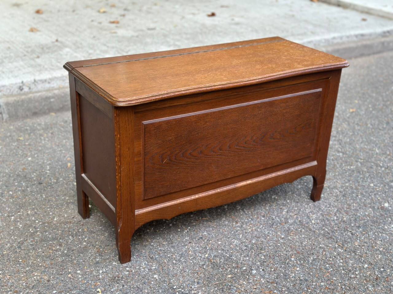 Vintage Louis XV style wooden toy storage chest bench 1980