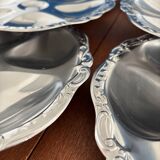 Set of 6 vintage silver plated shell plates, classic style