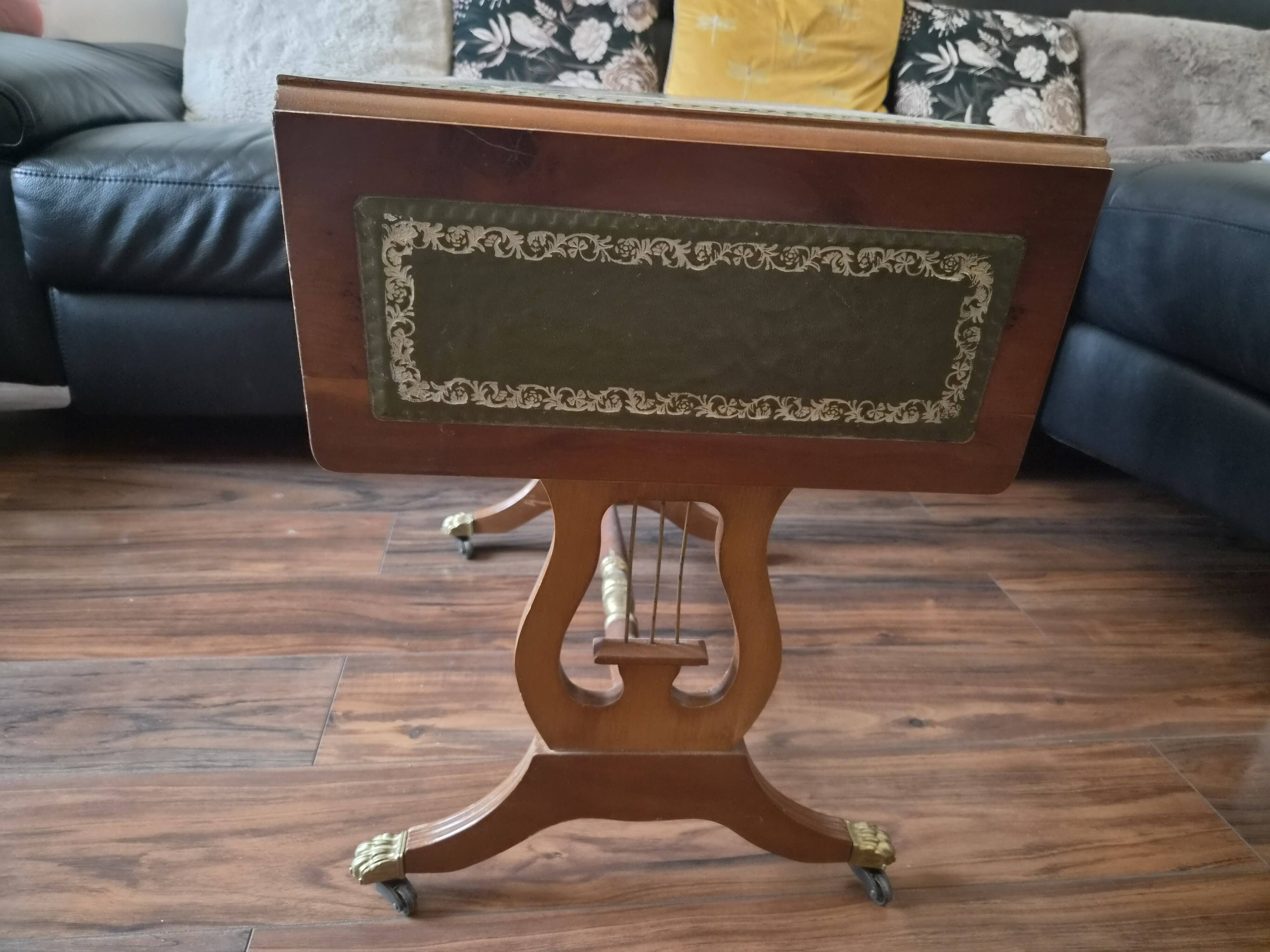 Table d'appoint Regency en acajou et cuir vert - Bevan Funnell
