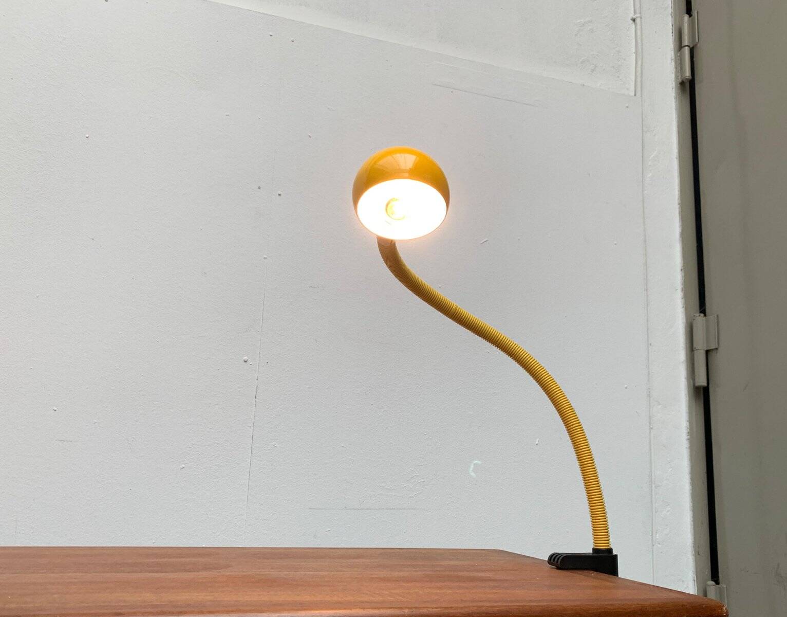 Vintage Italian space age table lamp Hebi by Isao Hosoe for Valenti Luce.