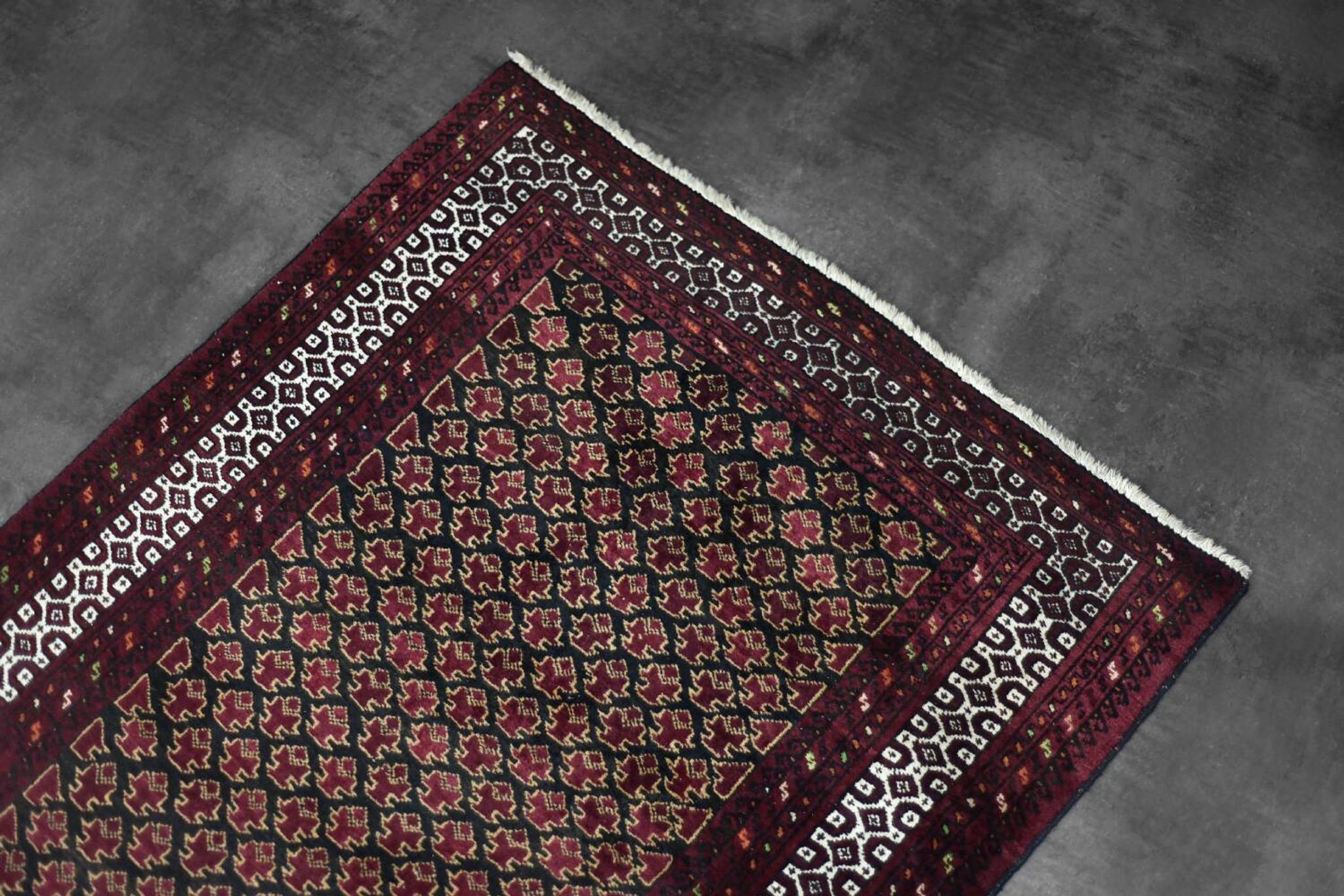Tapis oriental Mir-Saruk tissé à la main, Moyen-Orient années 1960