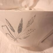 Soupière en porcelaine de Gien