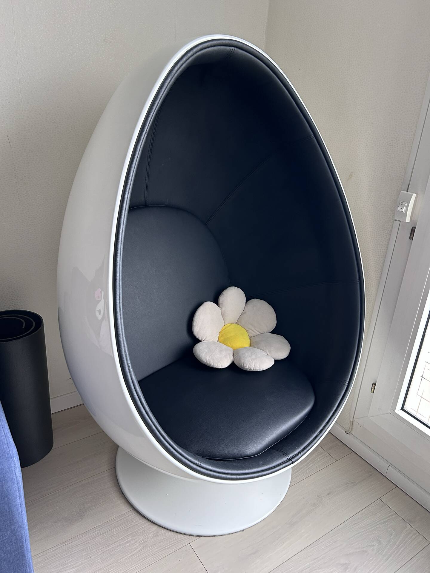 Egg design armchair