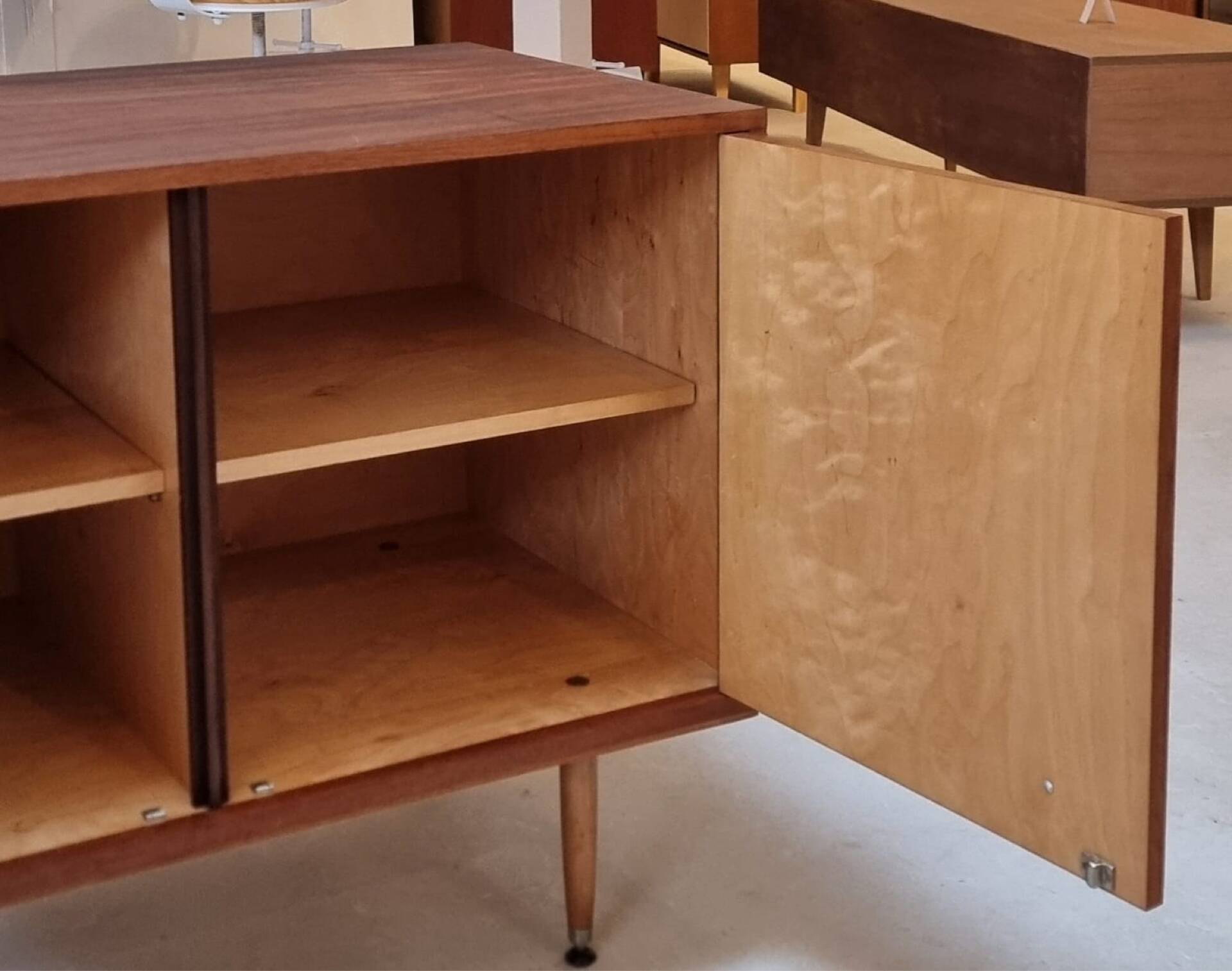 Armoire du milieu du siècle