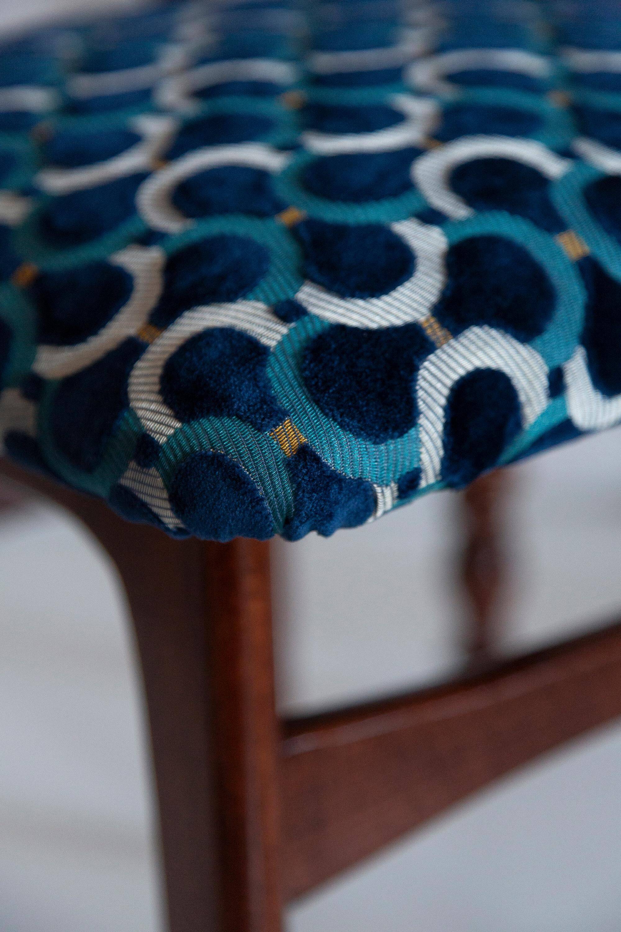 Chaise Butterfly Mid-Century en Velours Scarabeo Bleu et Bois Foncé, Europe, 1960