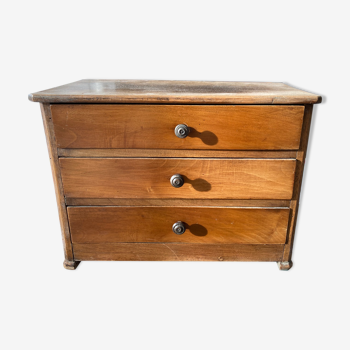Cherry student work chest of drawers