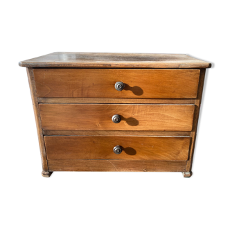 Cherry student work chest of drawers