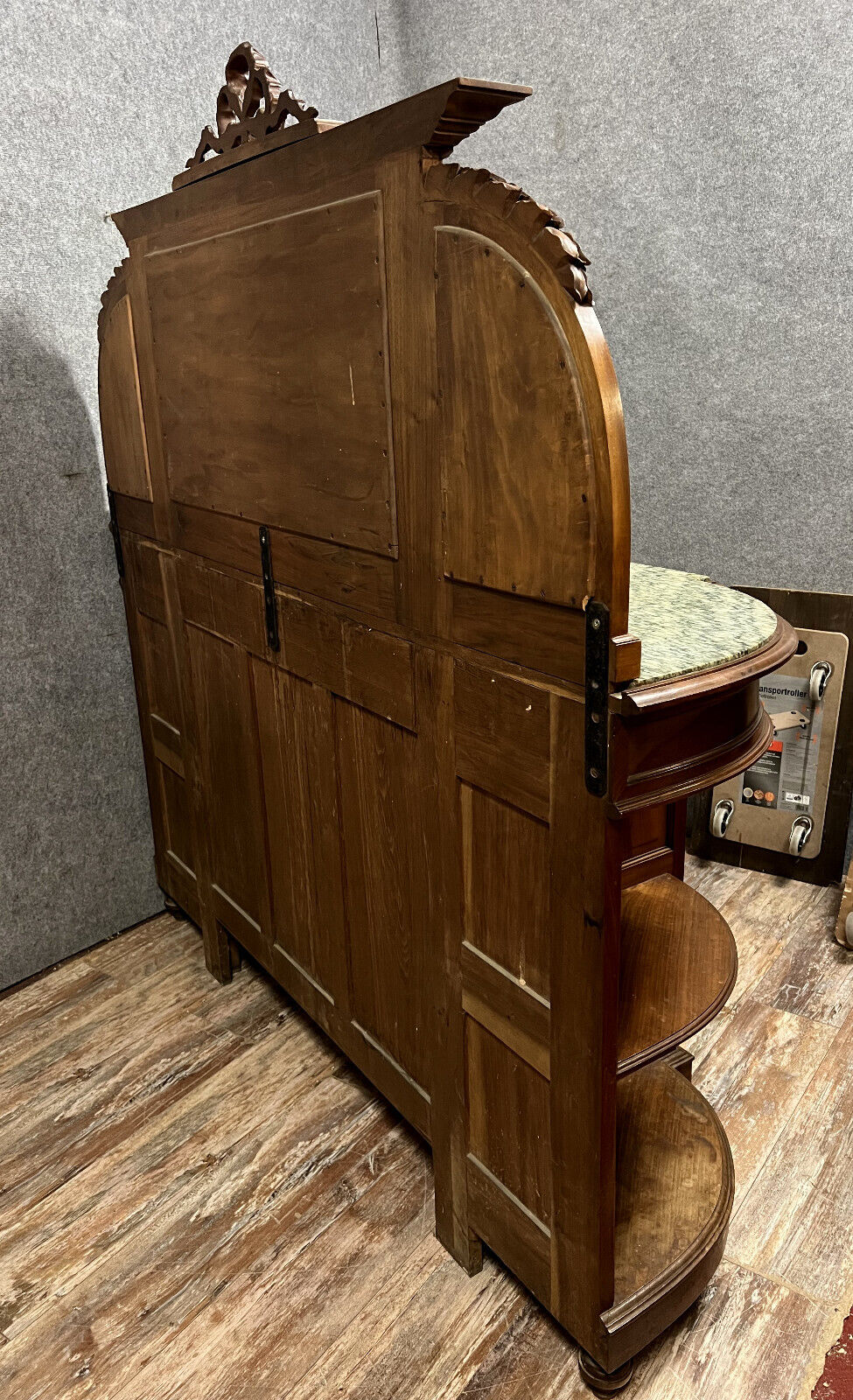 Sideboard in a row Louis XVI half-moon walnut around 1850