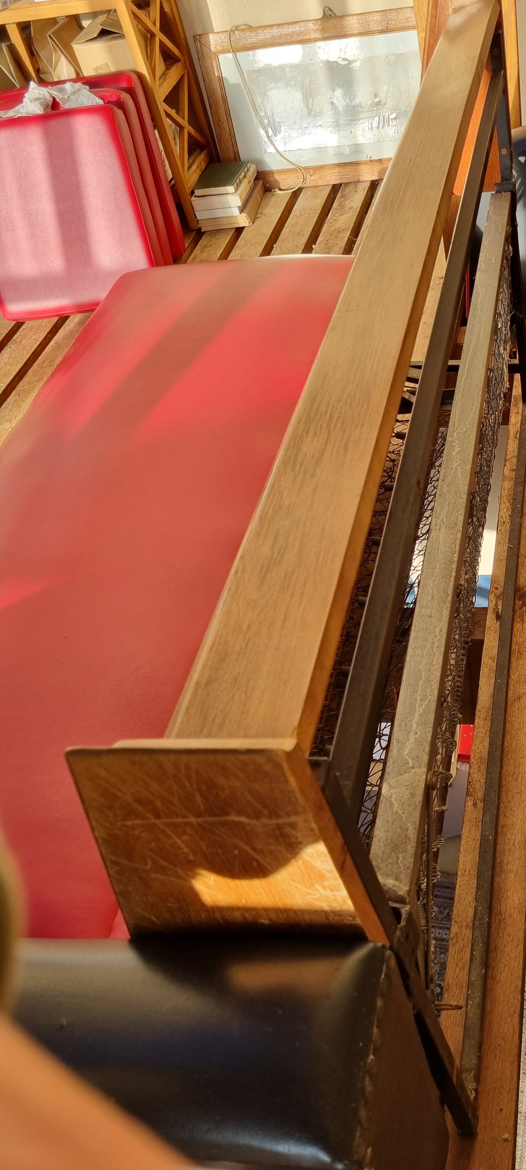 Vintage Sofa Bench in red and black skaï