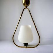 Suspension moderniste en verre sablé blanc et laiton