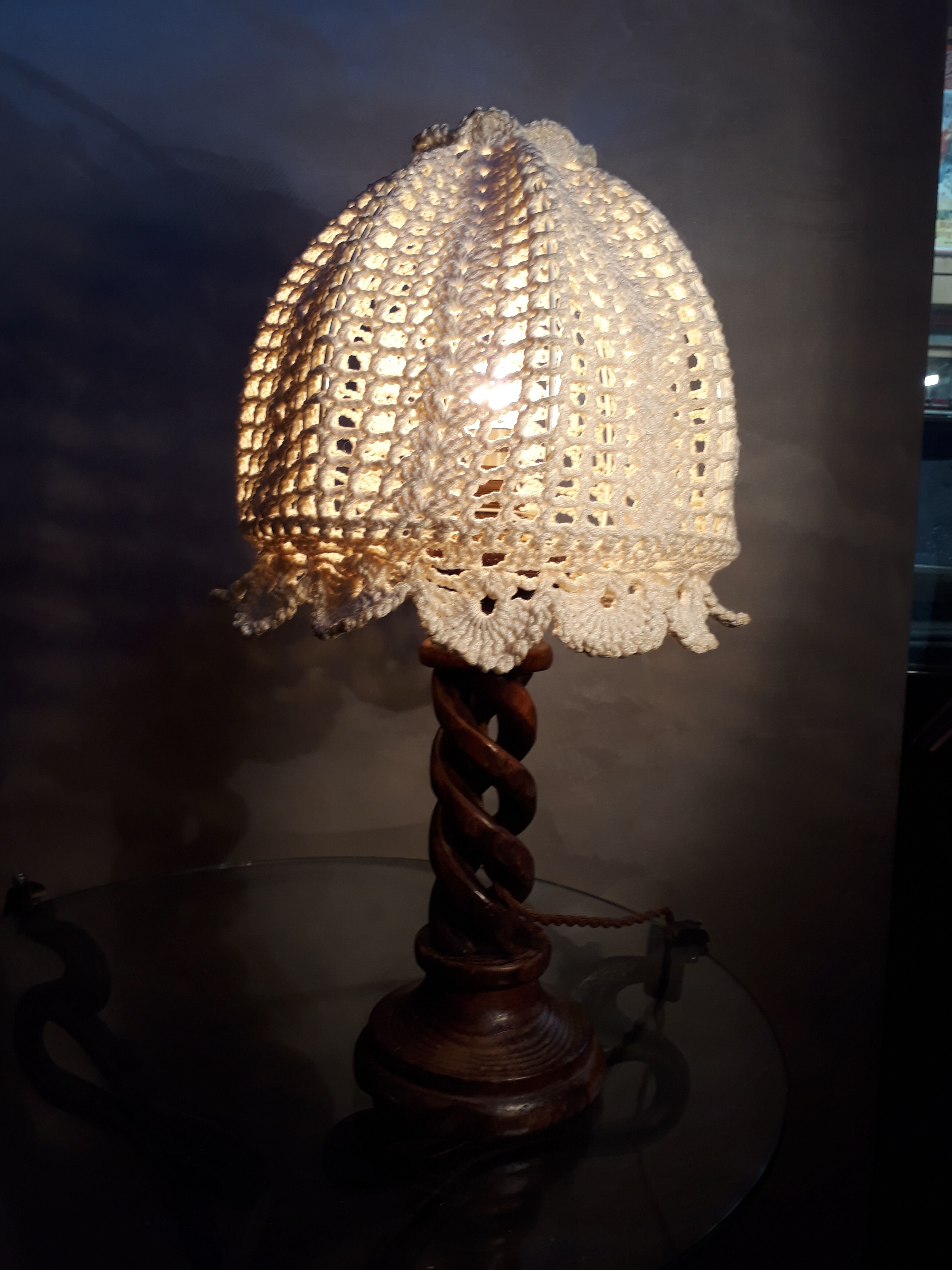 Solid wood lamp turn and cotton crochet day offal 1960/70