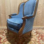 Bergère à oreilles de style Louis XVI velours bleu
