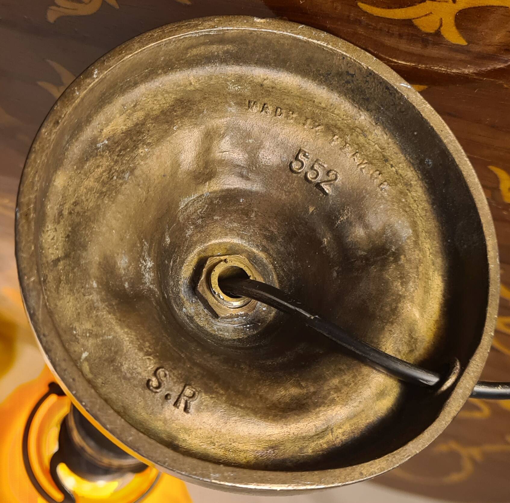 Bronze lamp signed SR 1900, yellow opaline tulip shade edged in black, Loetz, 38x14