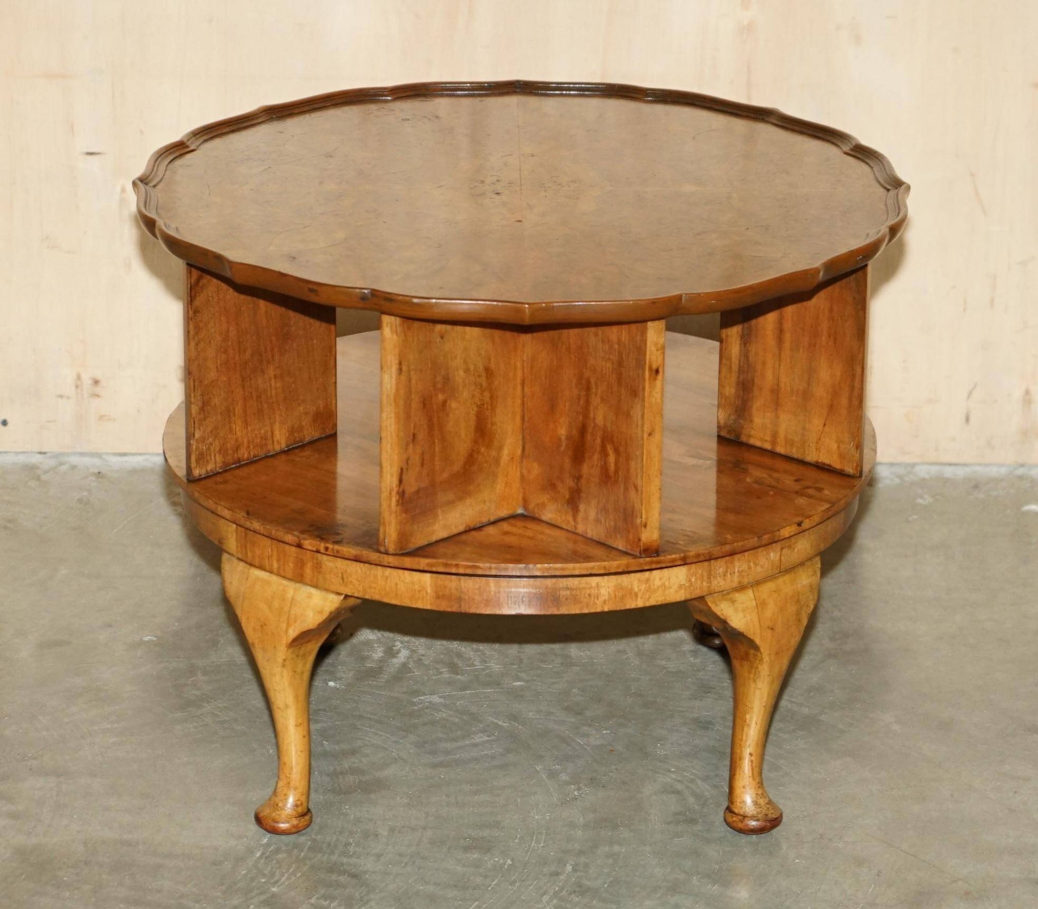 Table basse vintage Burr Walnut pivotante années 1940